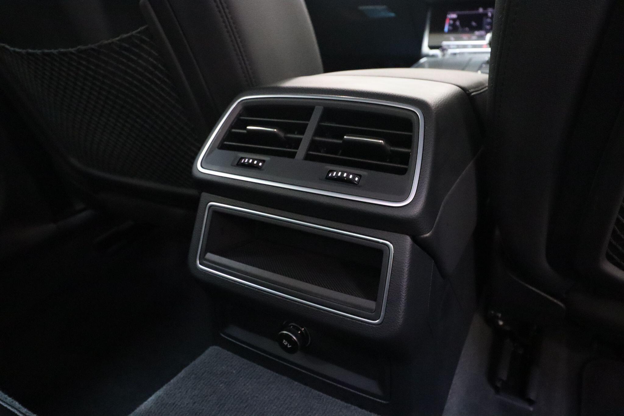 Audi A6 Saloon view 49