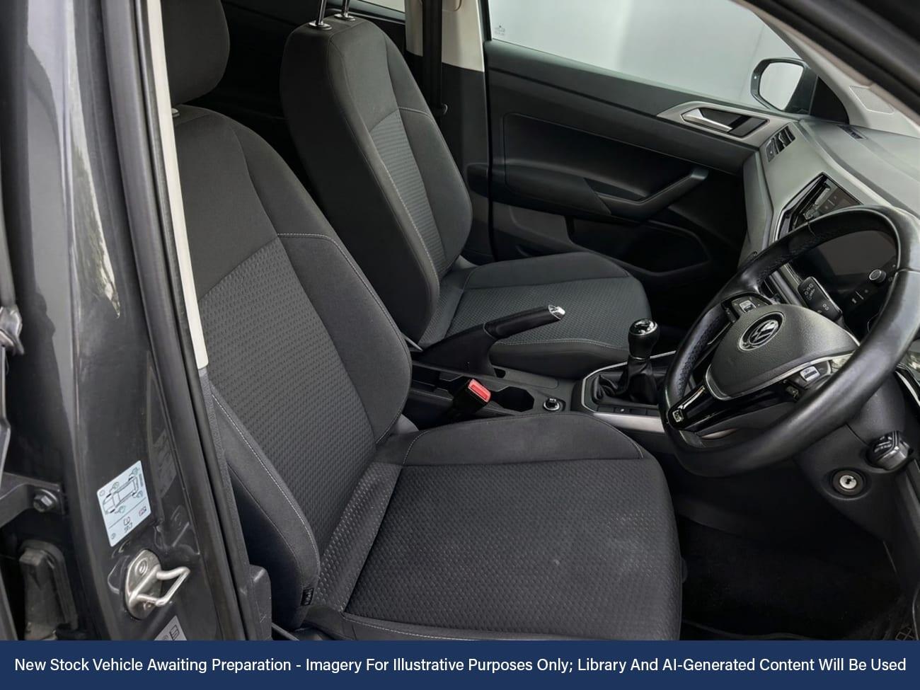 Volkswagen Polo view 3