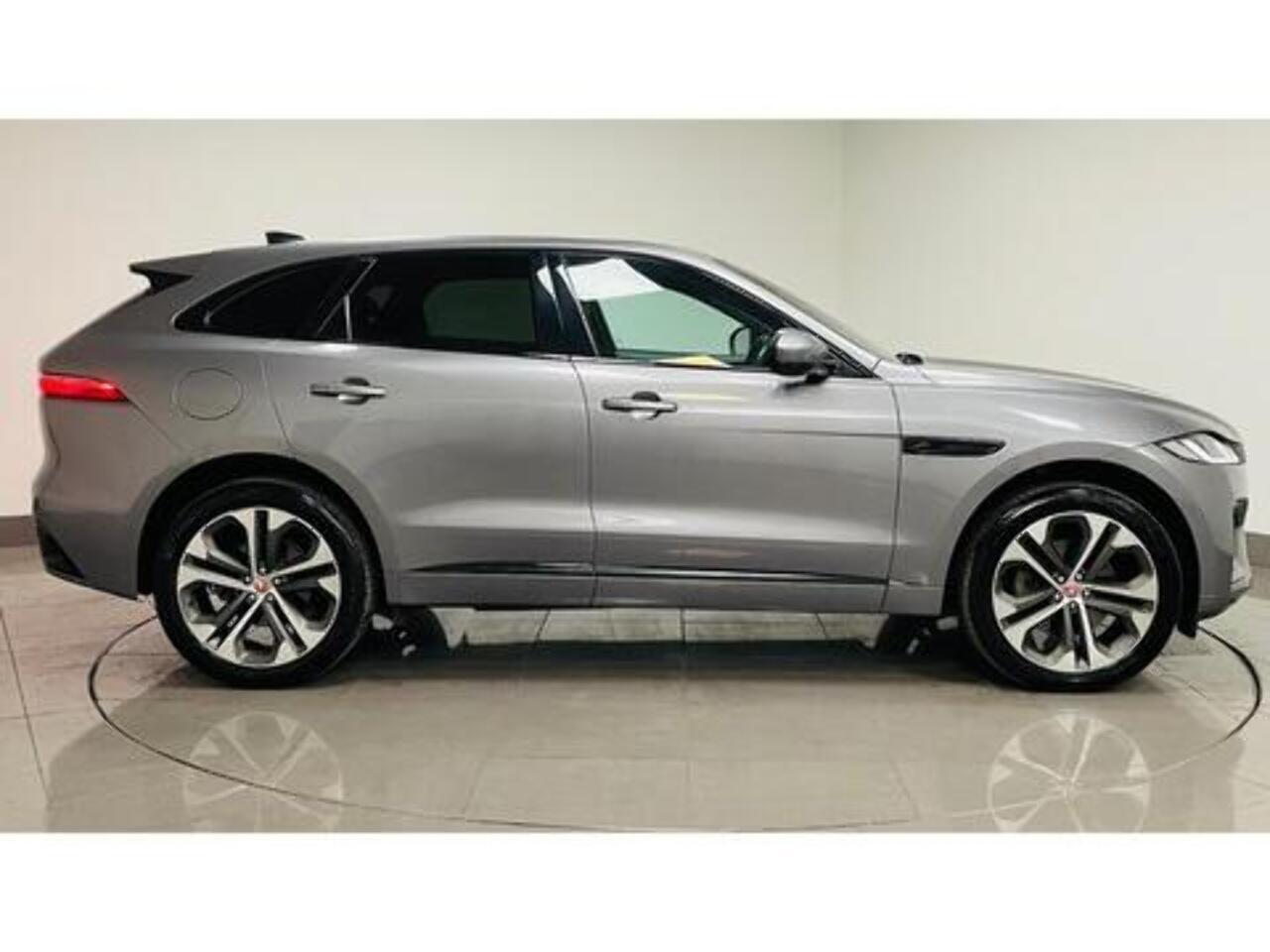 Jaguar F-Pace view 9