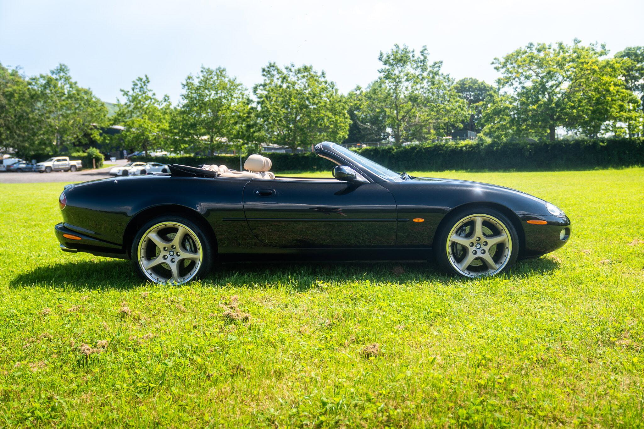 Jaguar XKR view 4