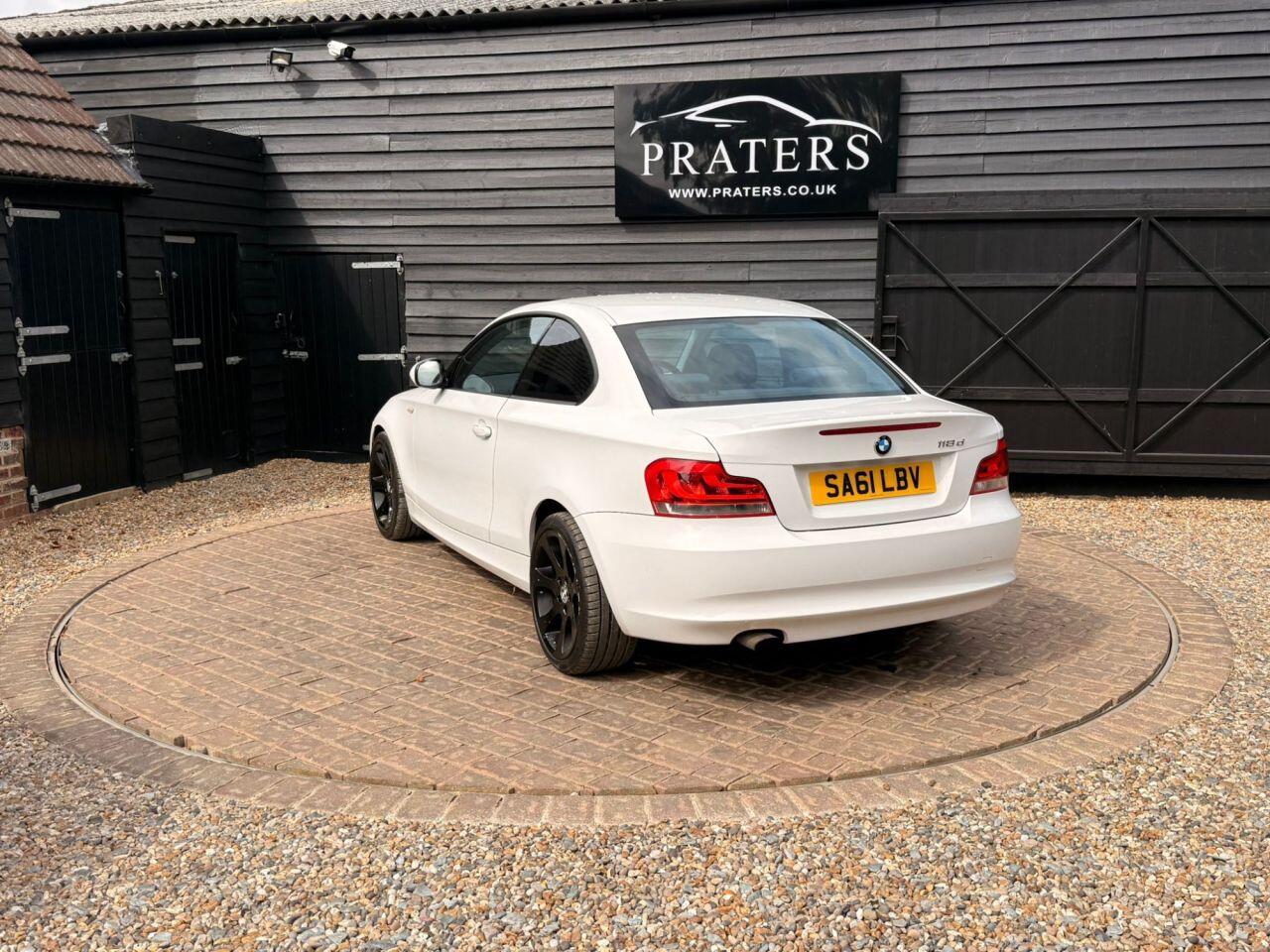 BMW 1 Series view 20