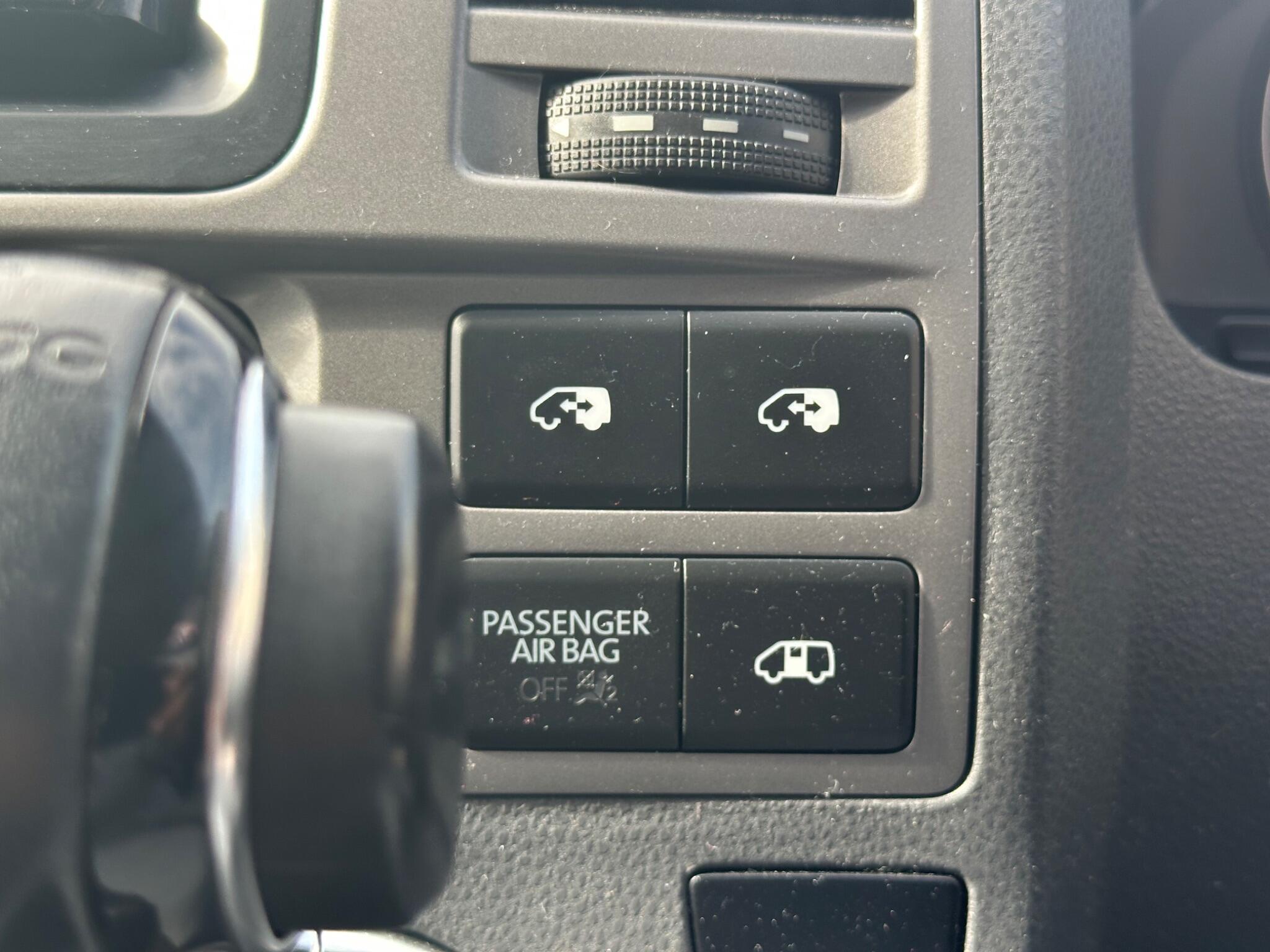 Volkswagen Caravelle view 37