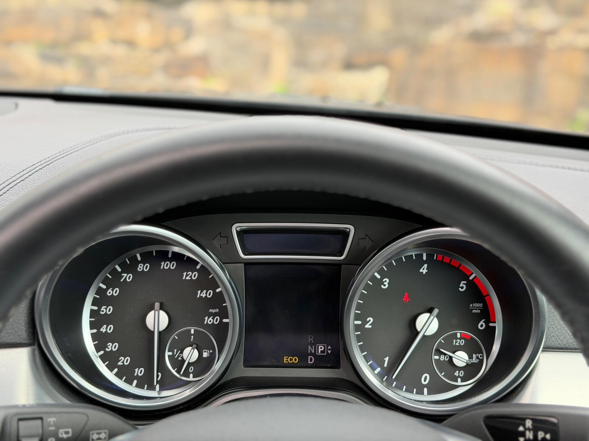 Mercedes-Benz GL view 26