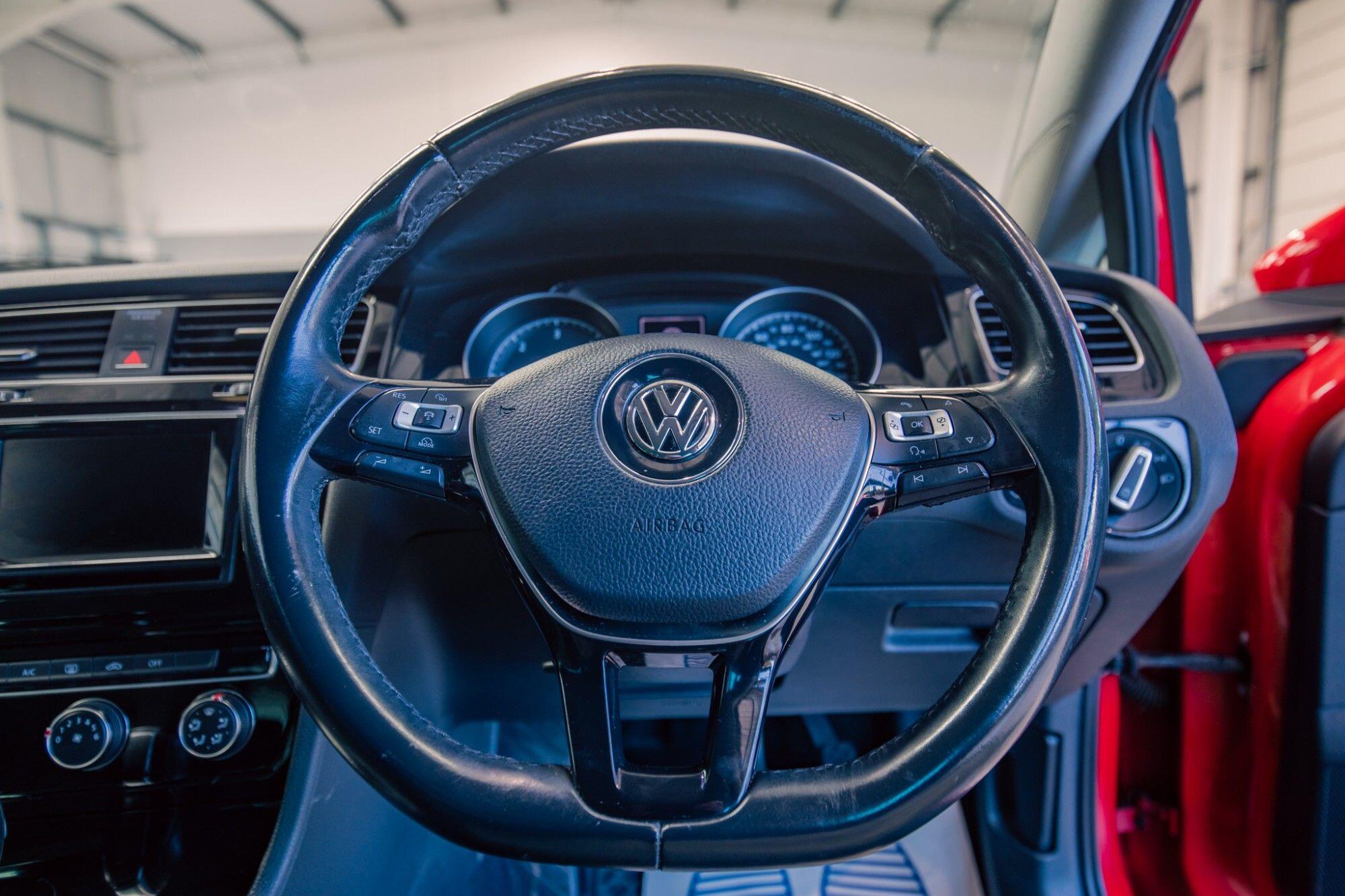 Volkswagen Golf view 16