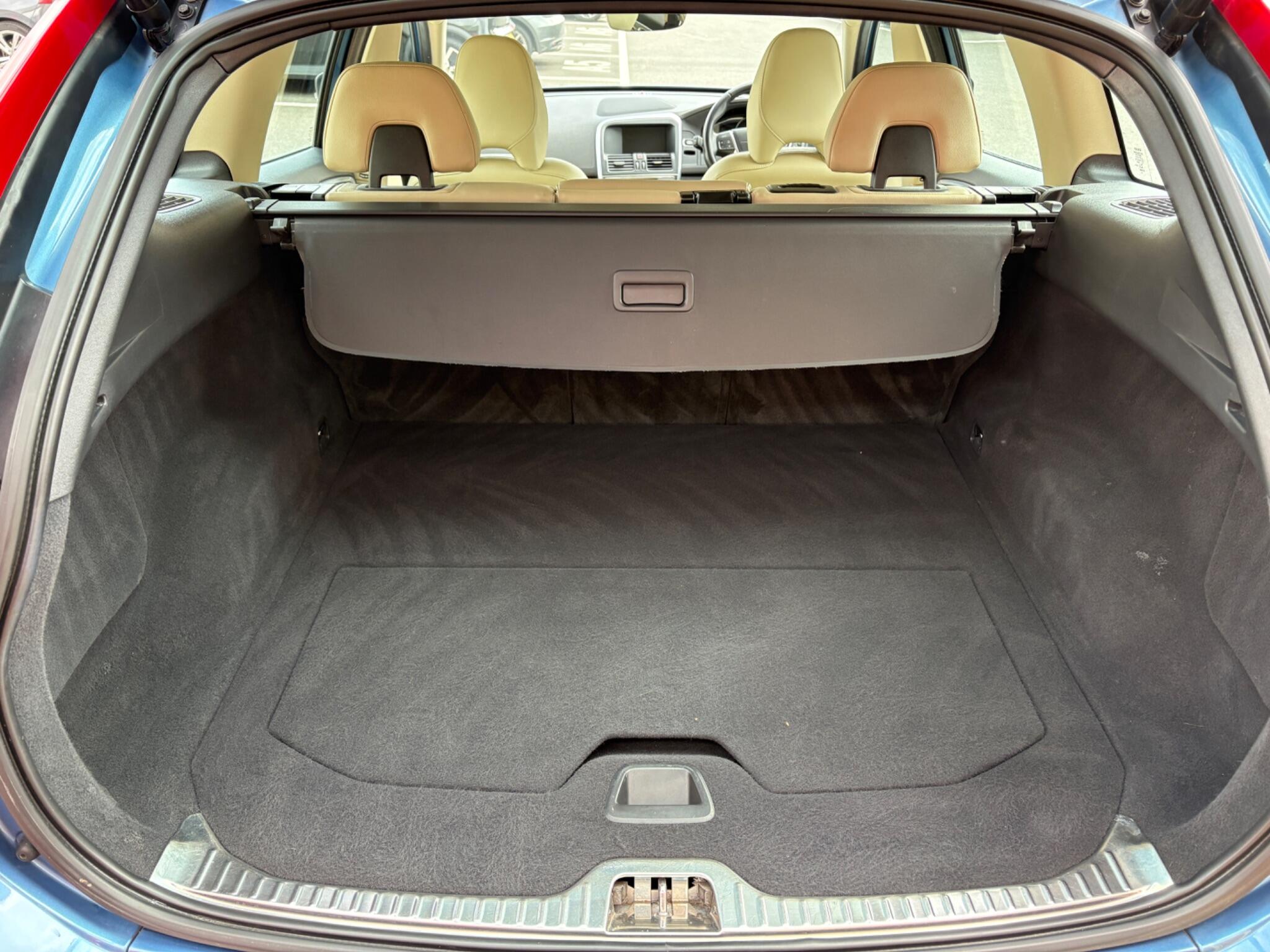 Volvo XC60 view 41