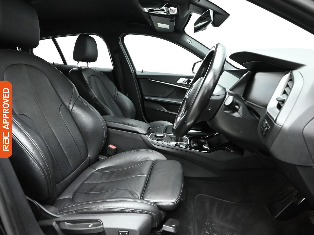 BMW 1 Series view 11
