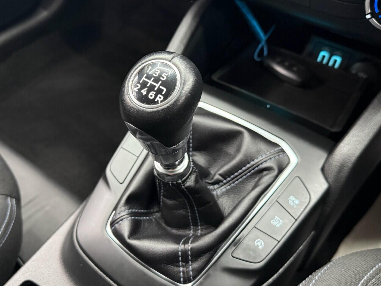 Ford Focus view 21