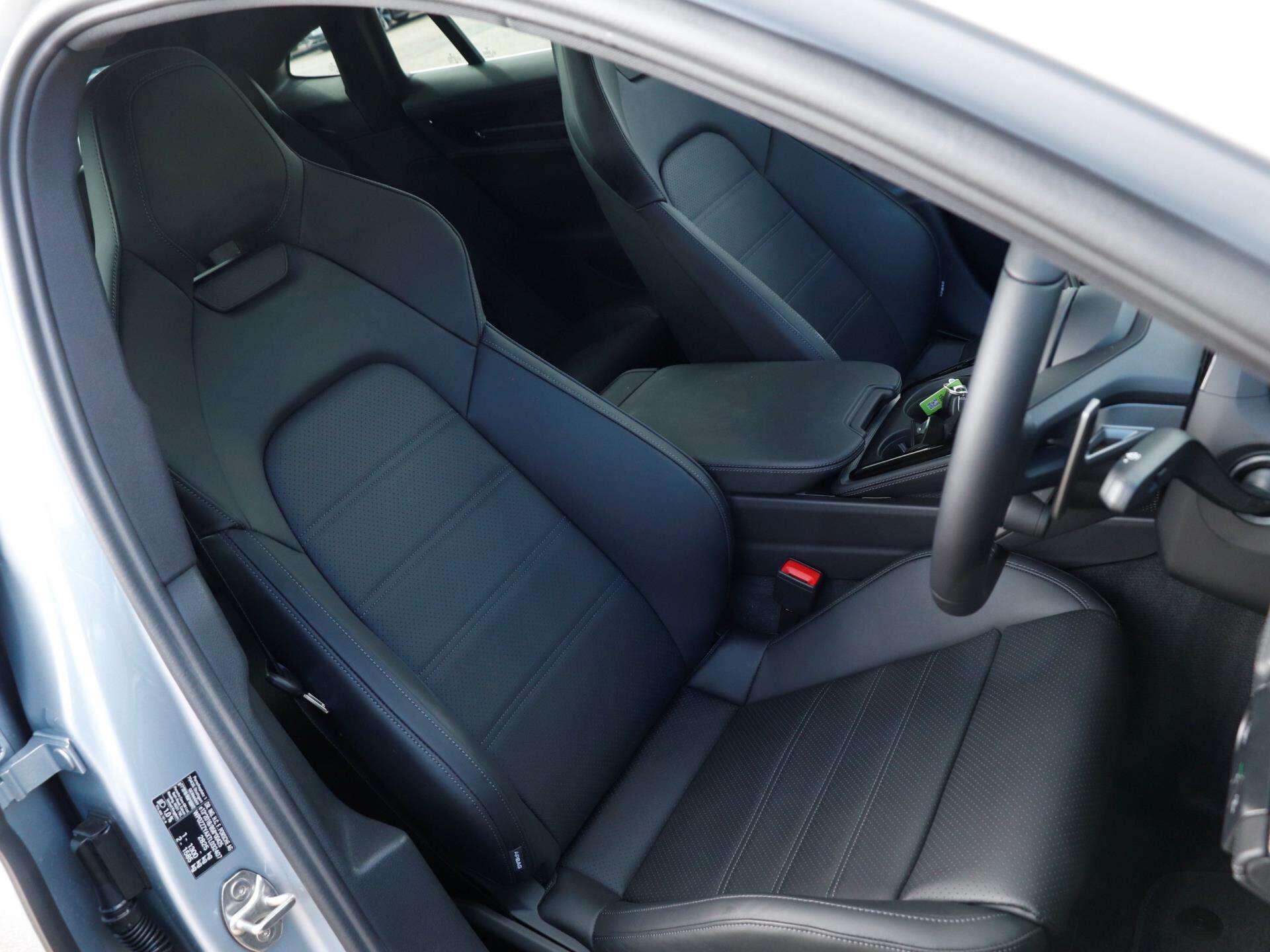 Porsche Panamera view 24