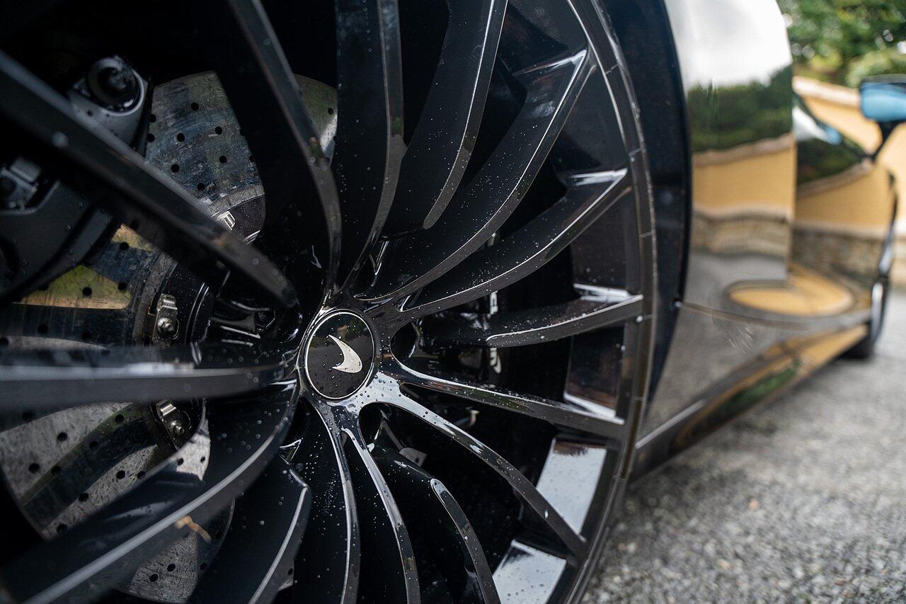 McLaren GT view 7