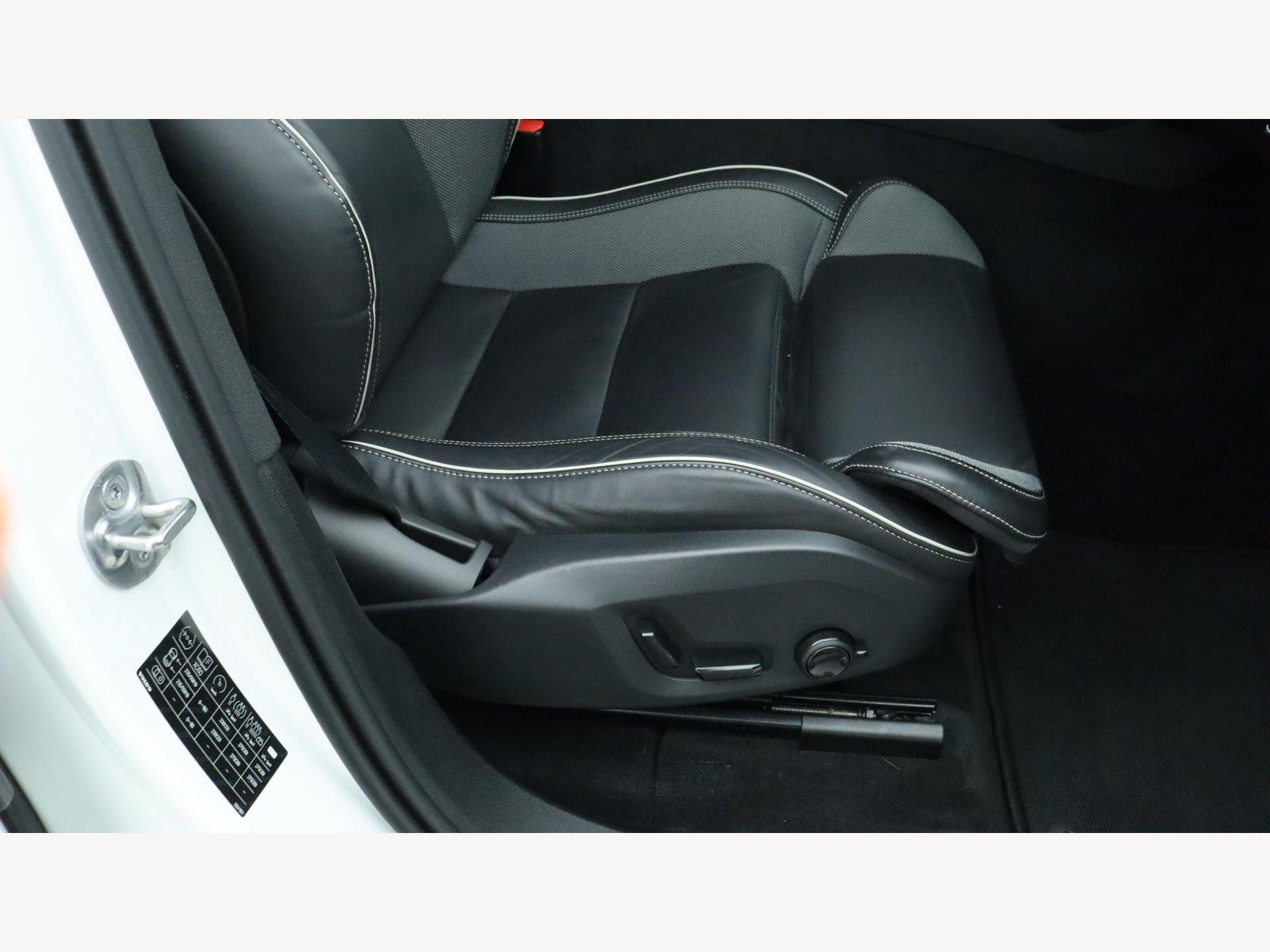 Volvo XC60 view 29