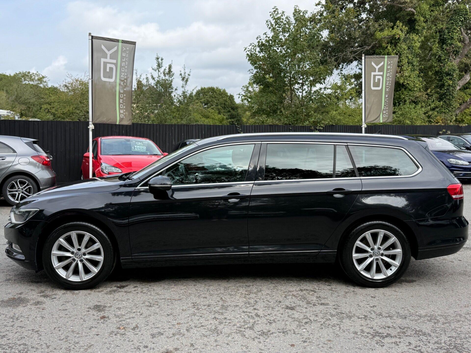Volkswagen Passat view 9