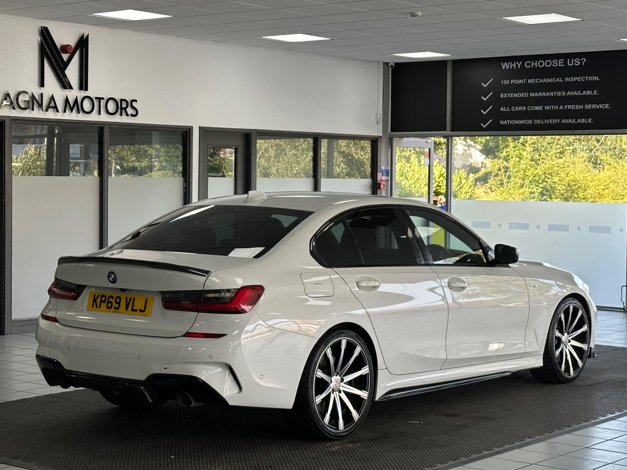 BMW 3 Series view 14