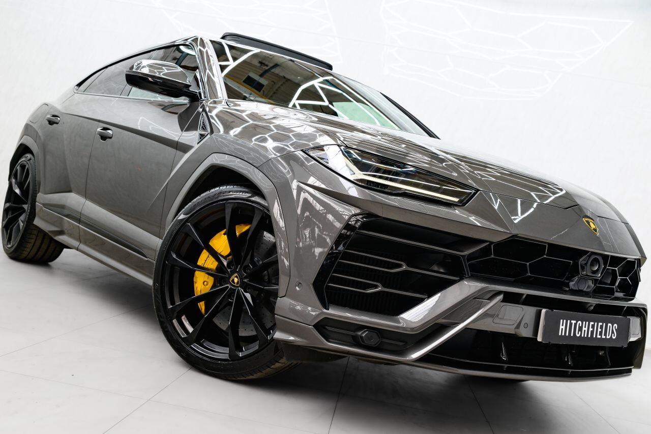 Lamborghini Urus view 2
