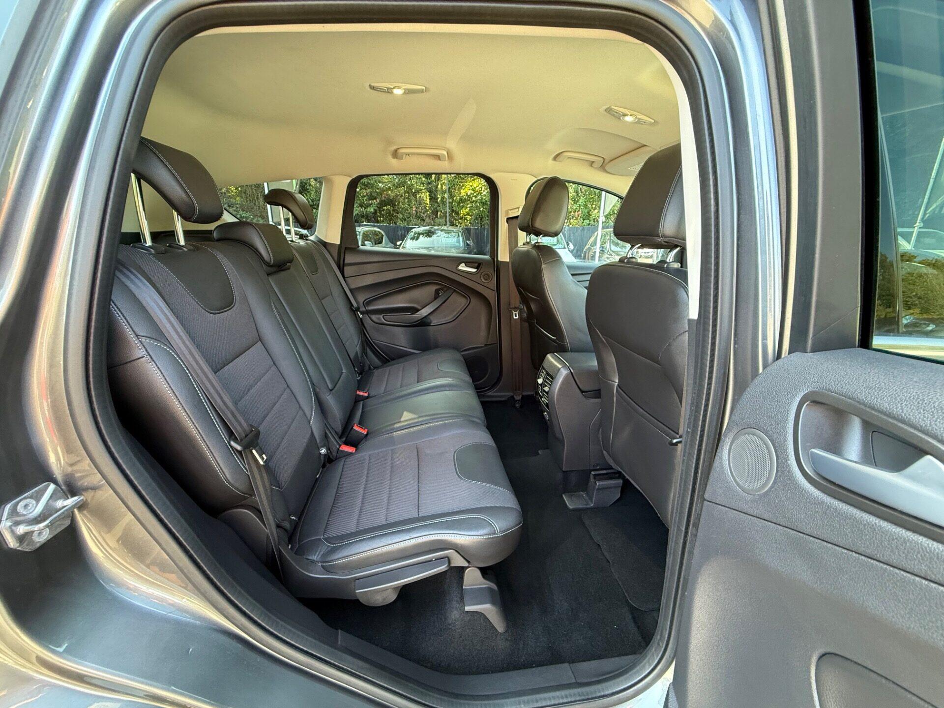 Ford Kuga view 25