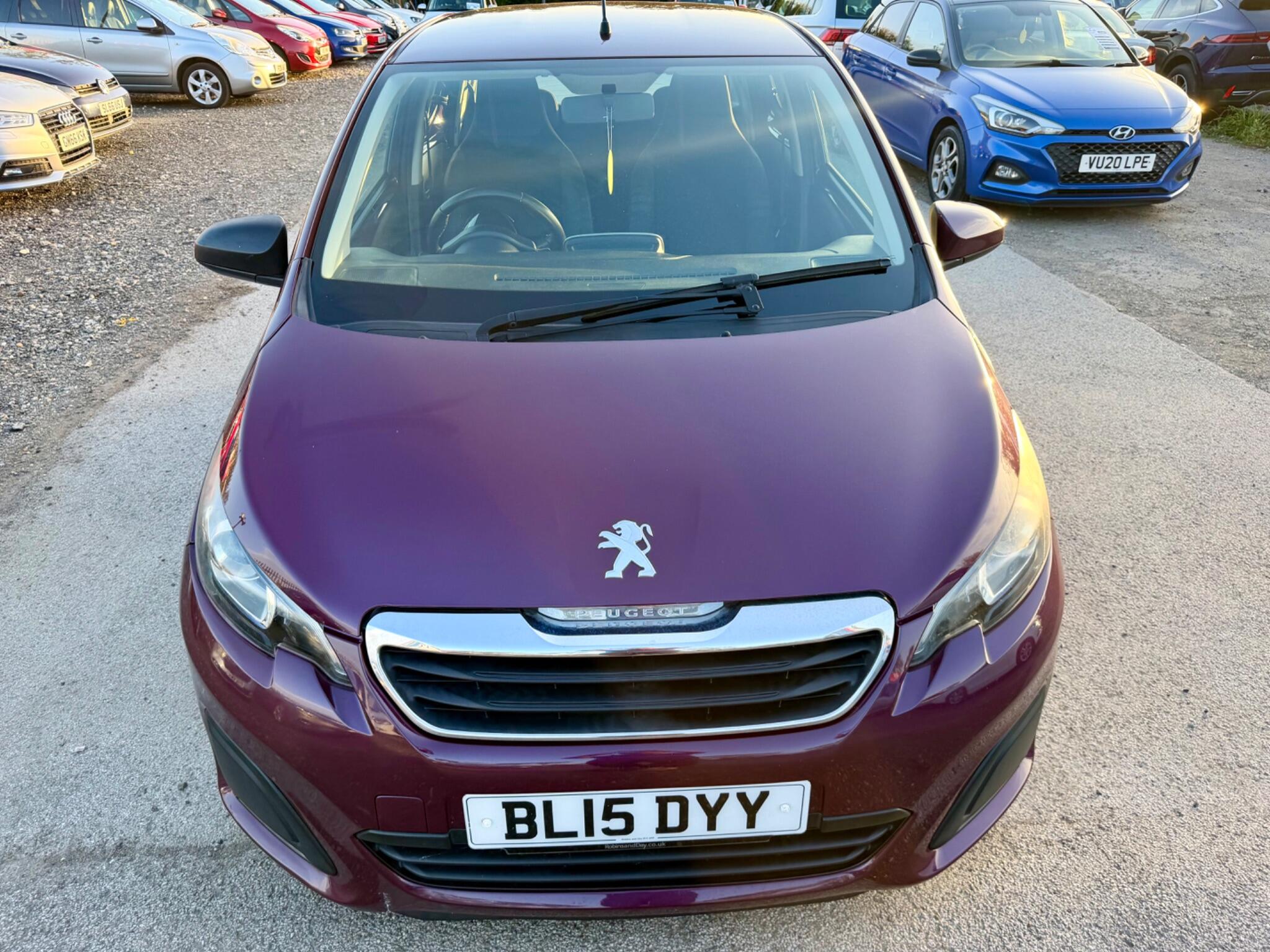 Peugeot 108 view 3