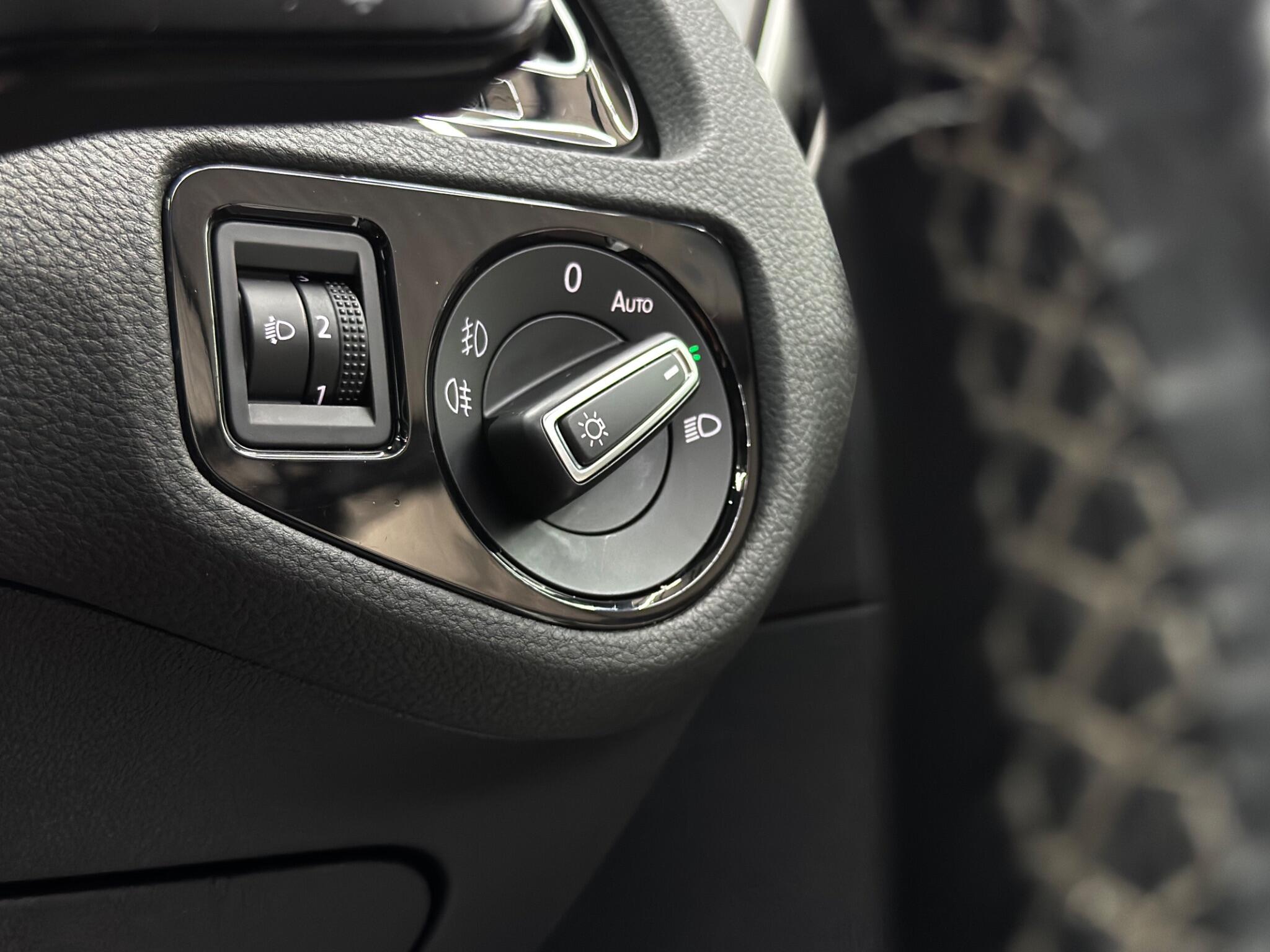 Volkswagen Golf view 30