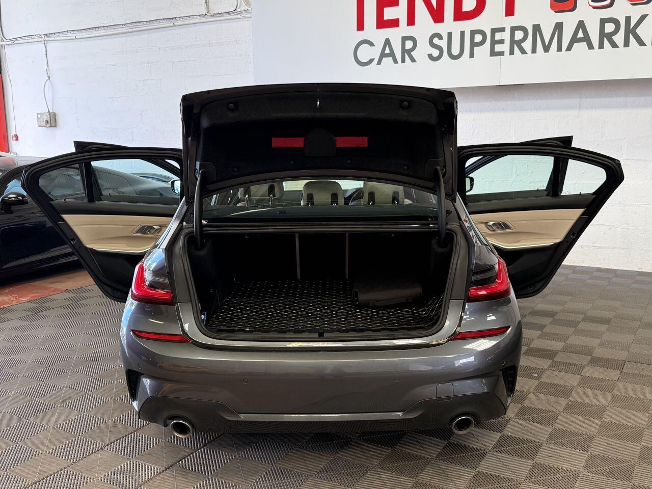 BMW 3 Series view 15