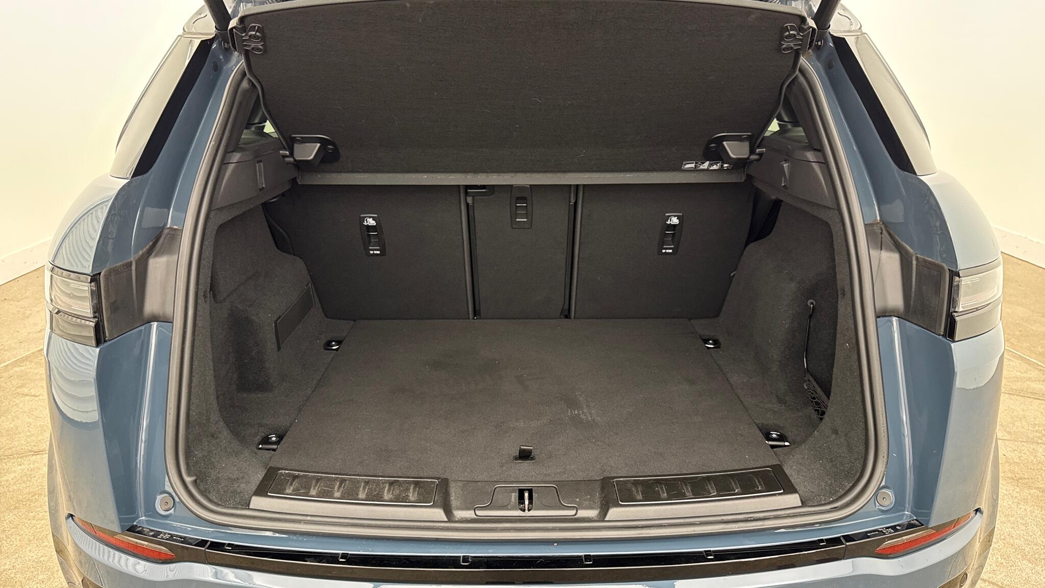 Land Rover Range Rover Evoque view 10