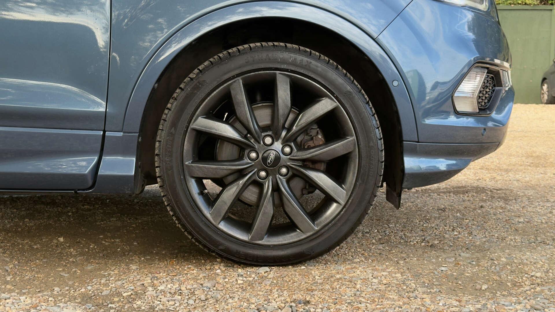 Ford Kuga view 40