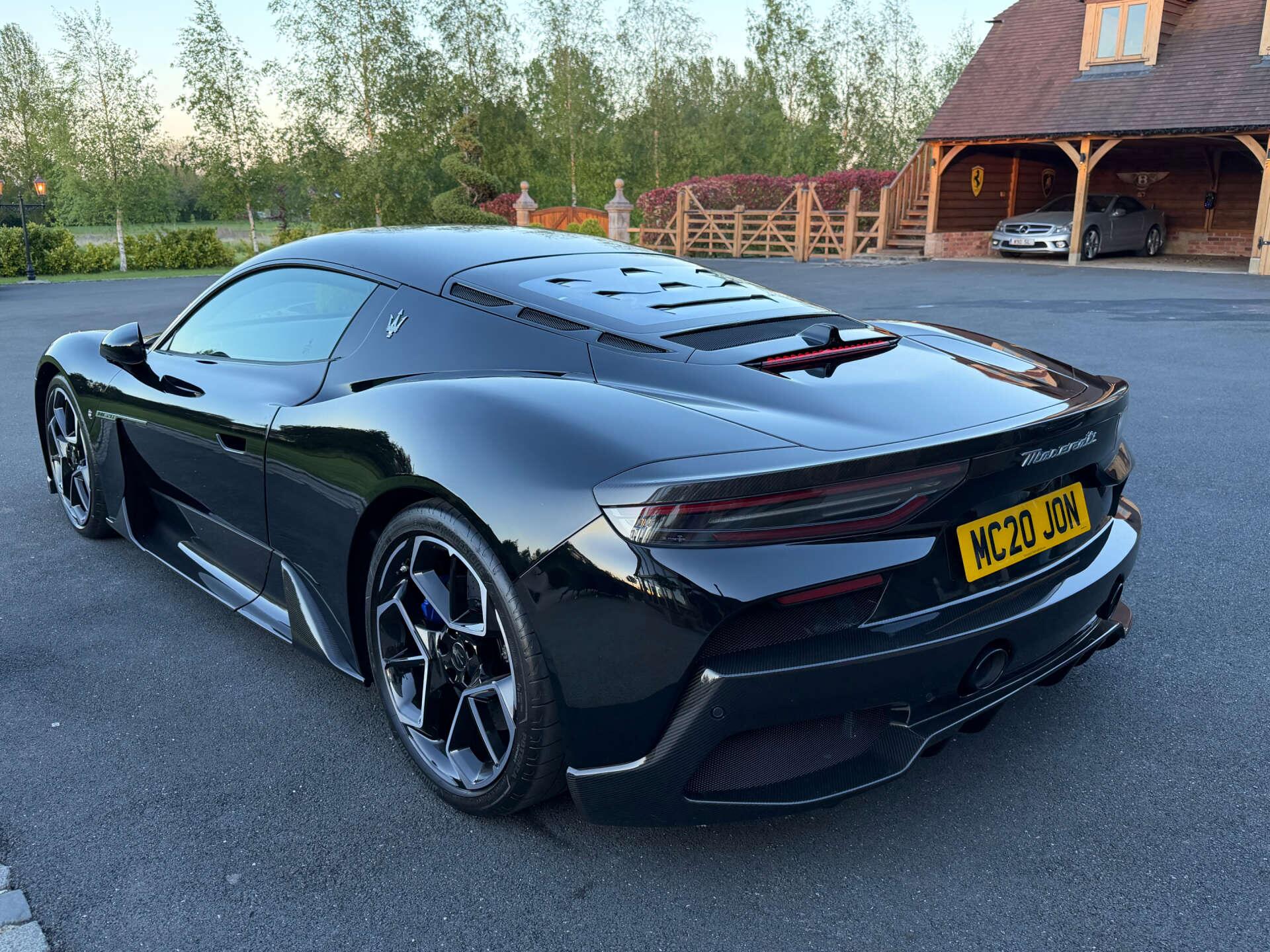 Maserati MC20 view 9