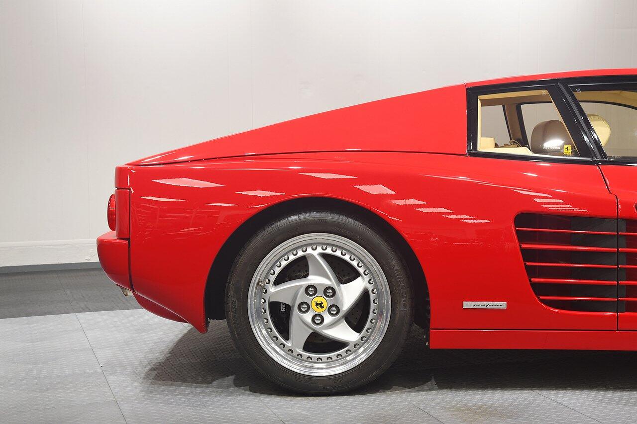 Ferrari 512 view 37
