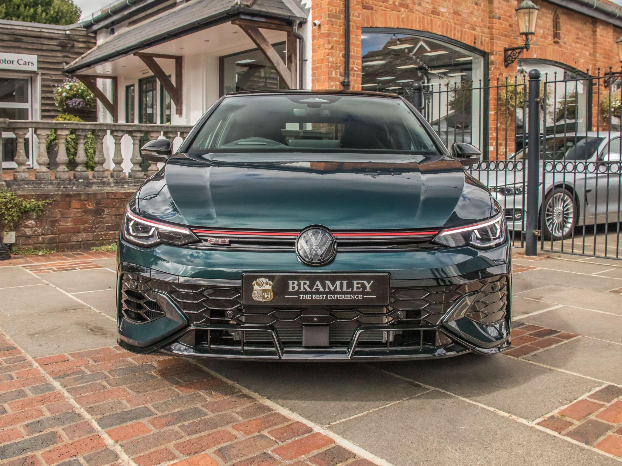 Volkswagen Golf view 5