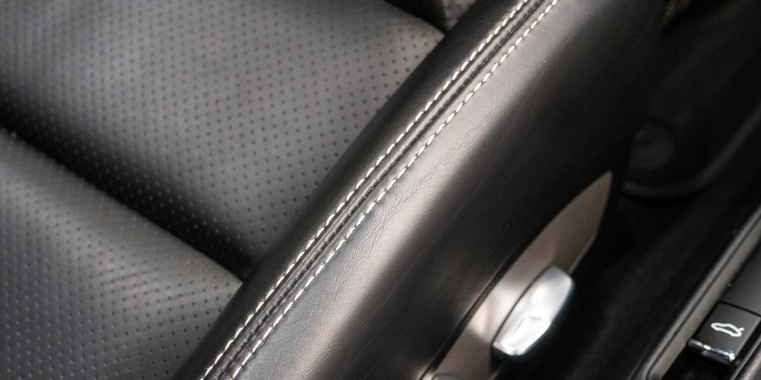 Porsche 911 view 26