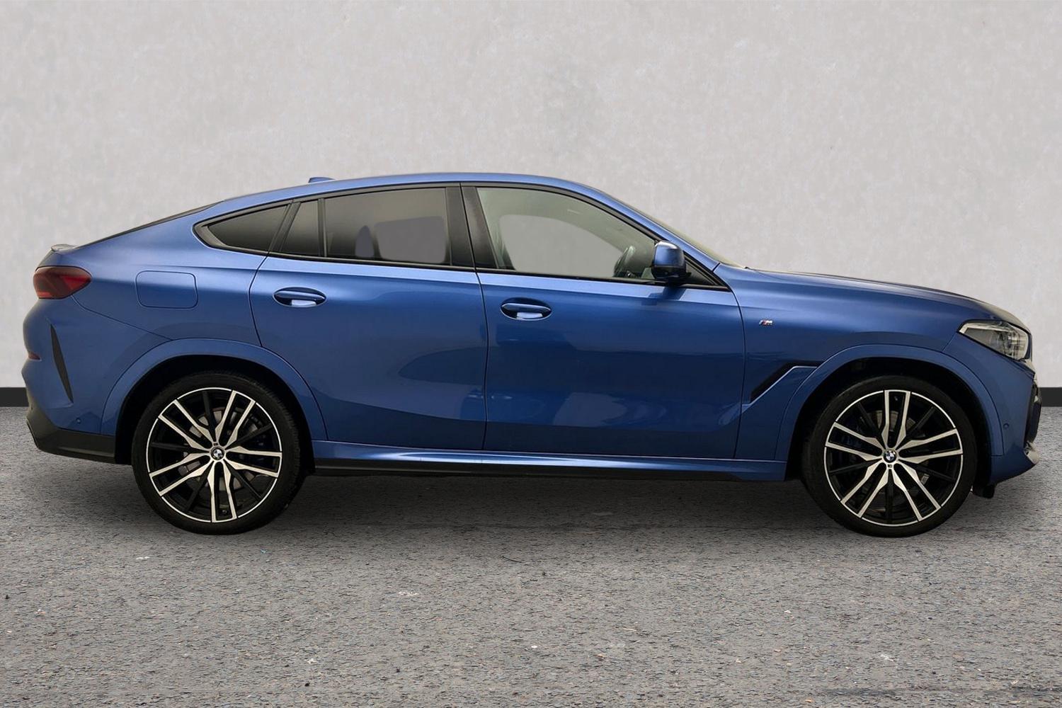 BMW X6 view 3