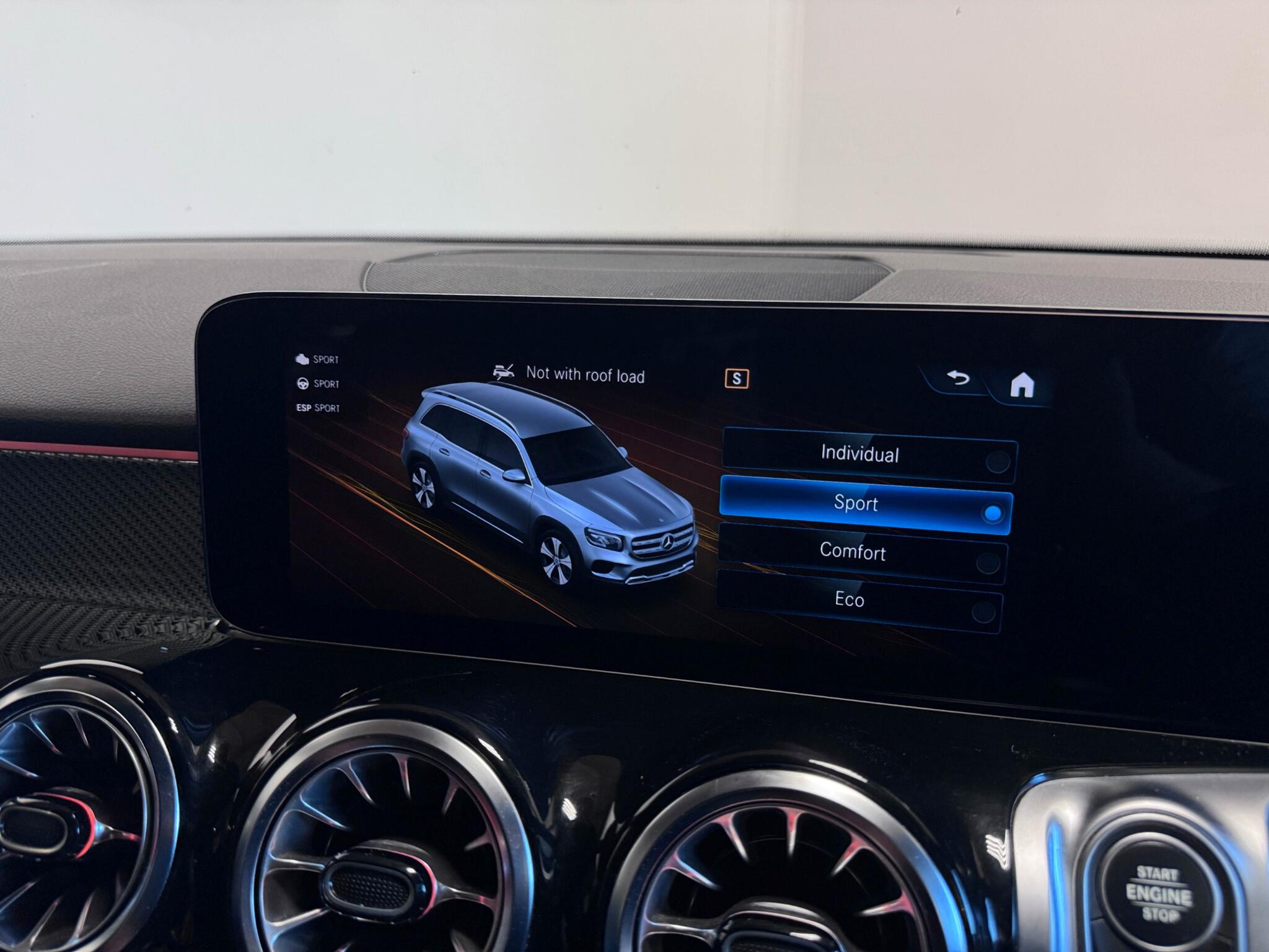Mercedes-Benz GLB view 60