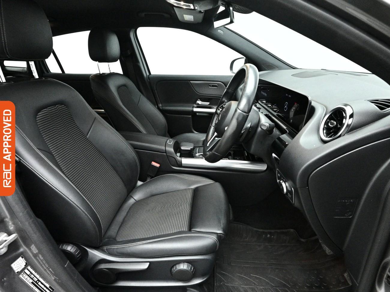 Mercedes-Benz Gla view 12