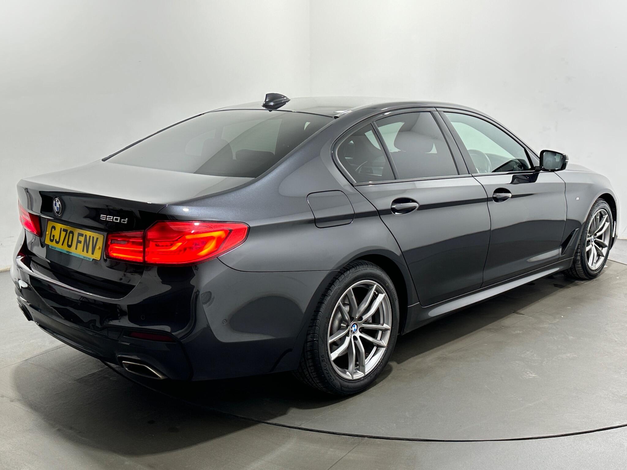 BMW 5 Series view 49
