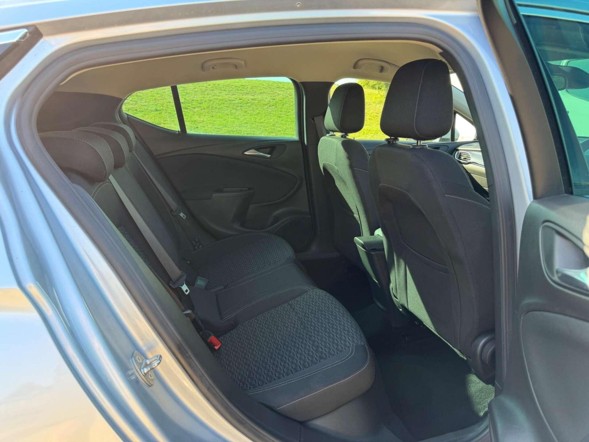 Vauxhall Astra view 11