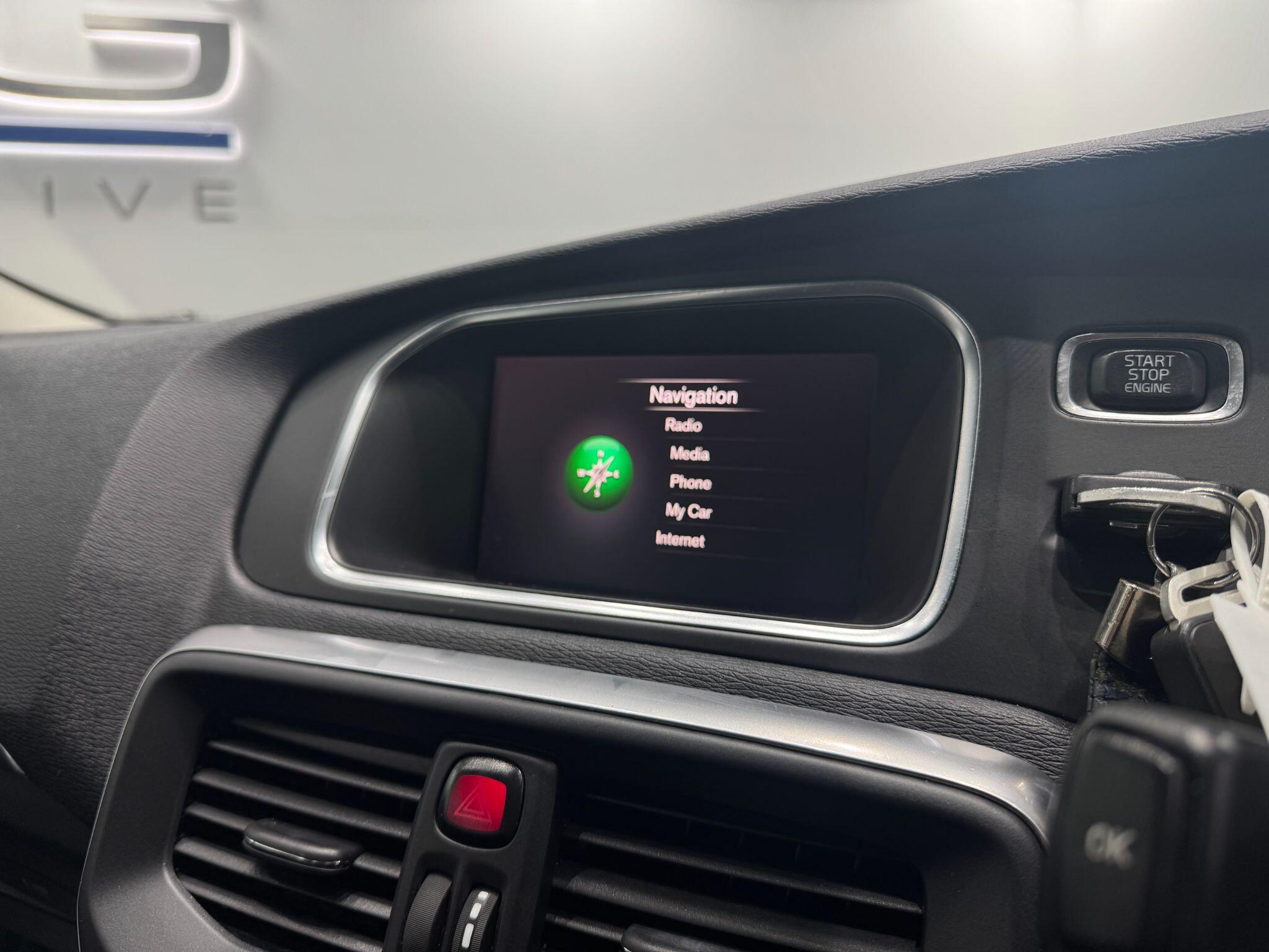 Volvo V40 view 24