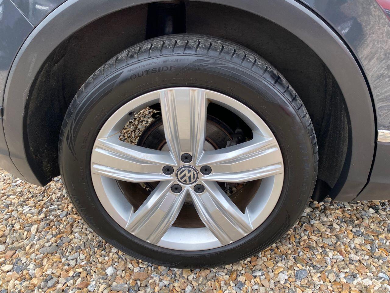Volkswagen Tiguan view 38