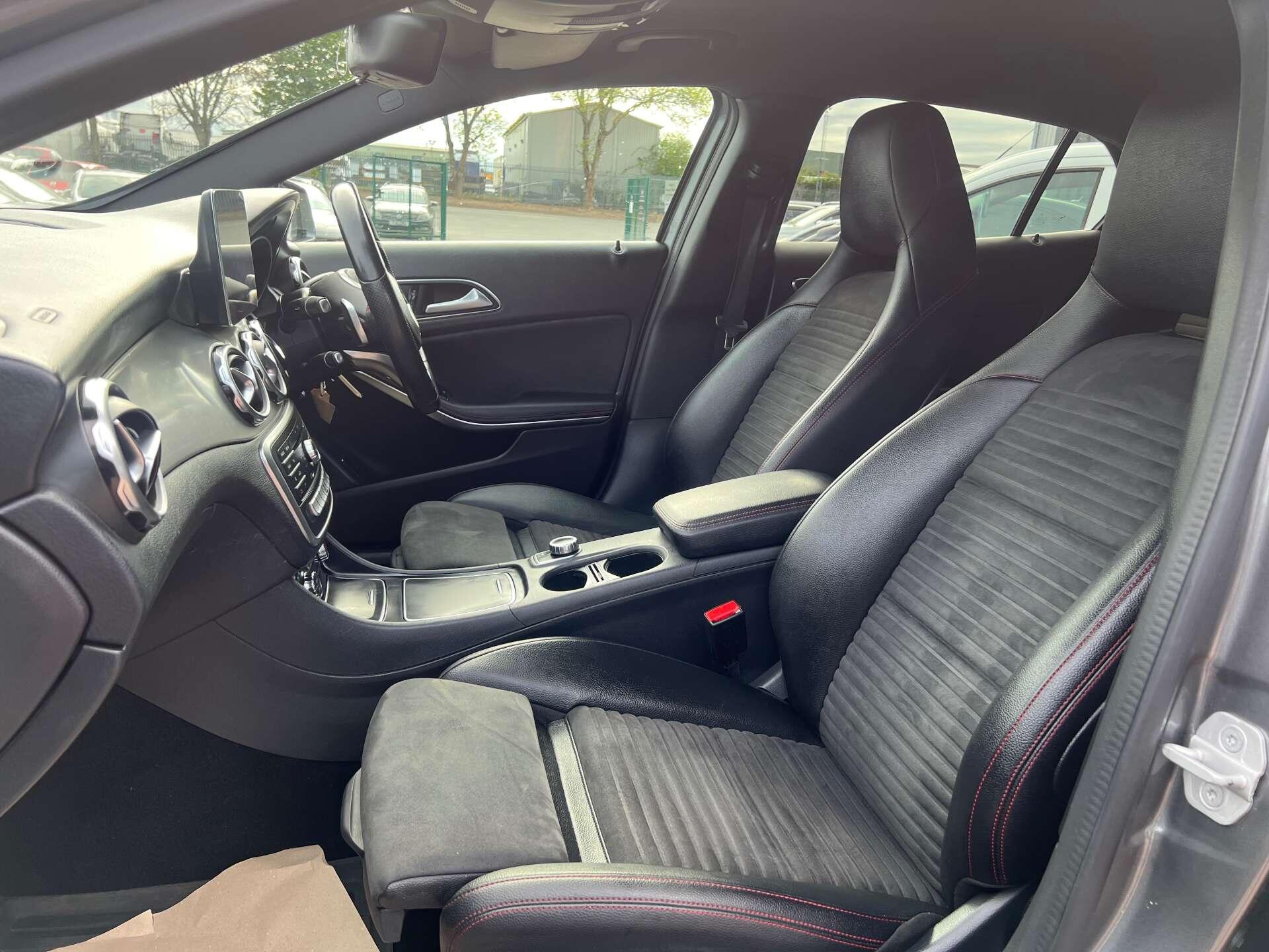 Mercedes-Benz GLA view 38