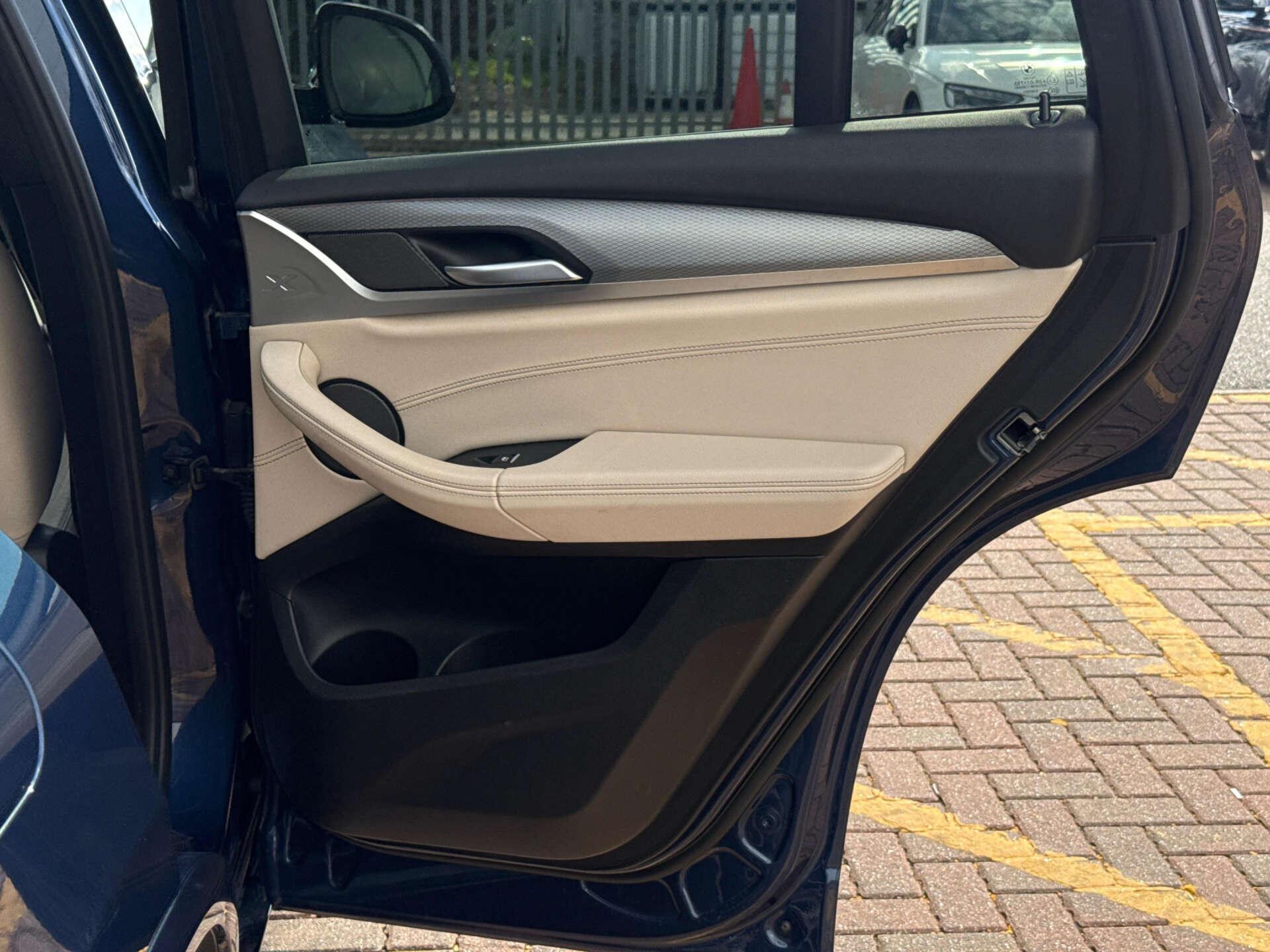 BMW X4 view 27