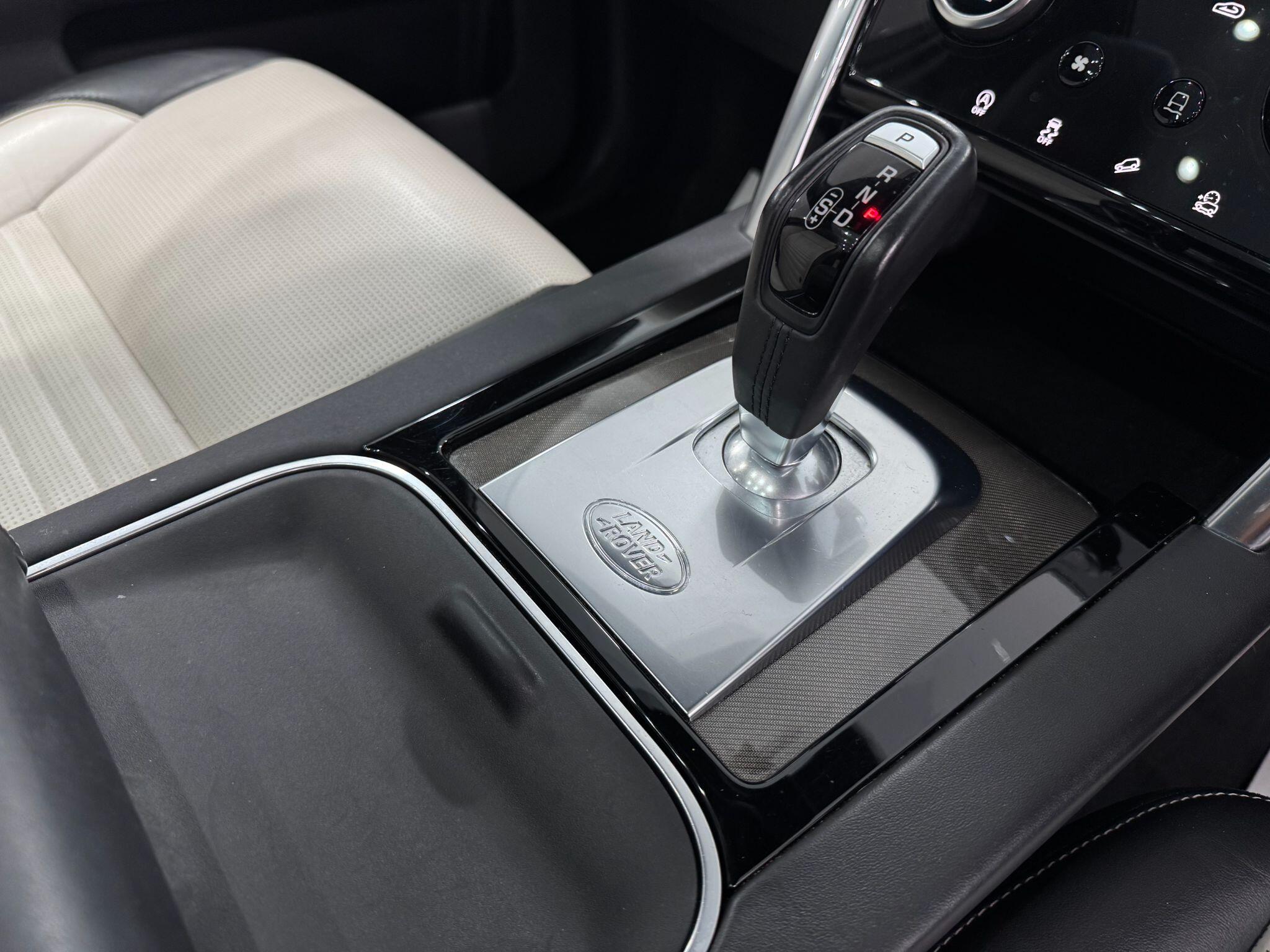 Land Rover Discovery Sport view 35
