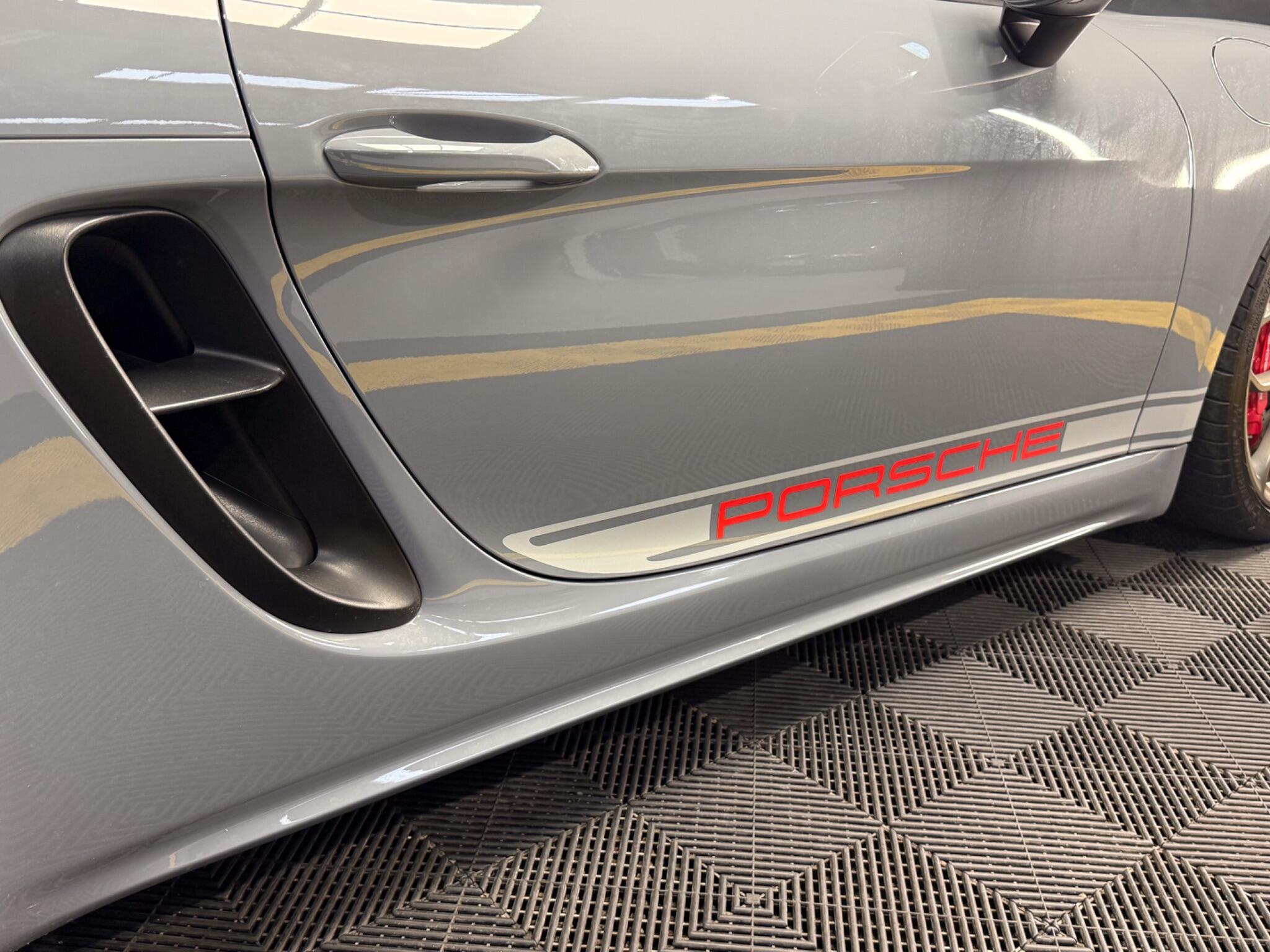 Porsche 718 Spyder view 19