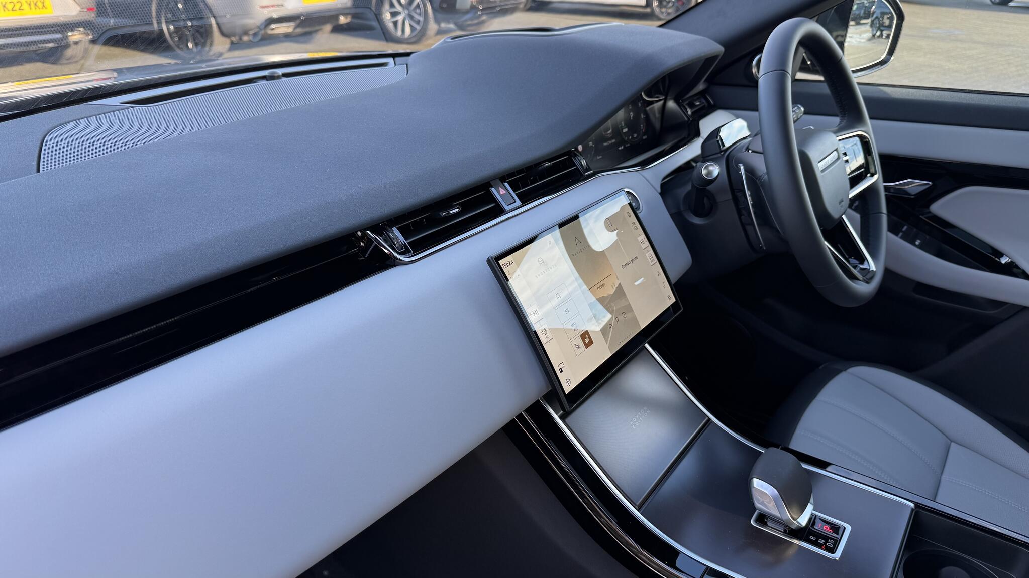 Land Rover Range Rover Evoque view 57