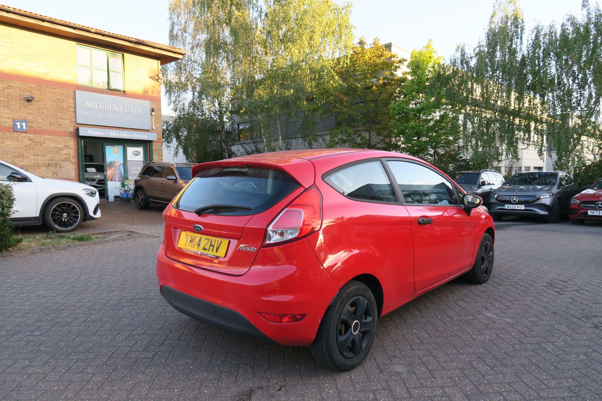Ford Fiesta view 9