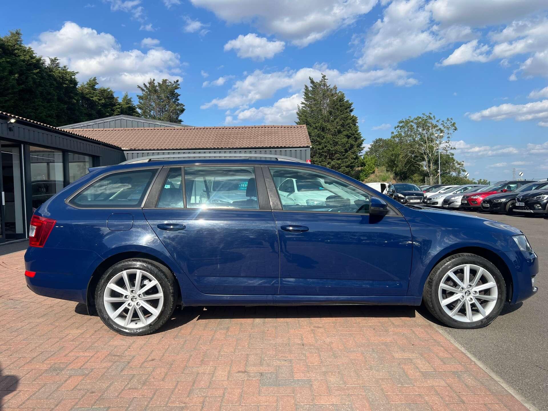 Skoda Octavia view 6