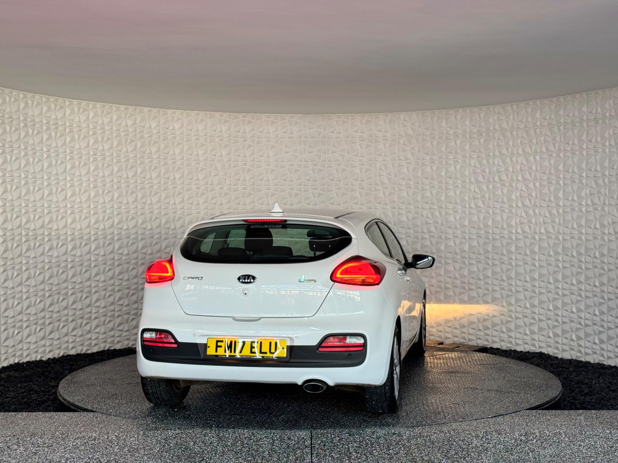 Kia Proceed view 13