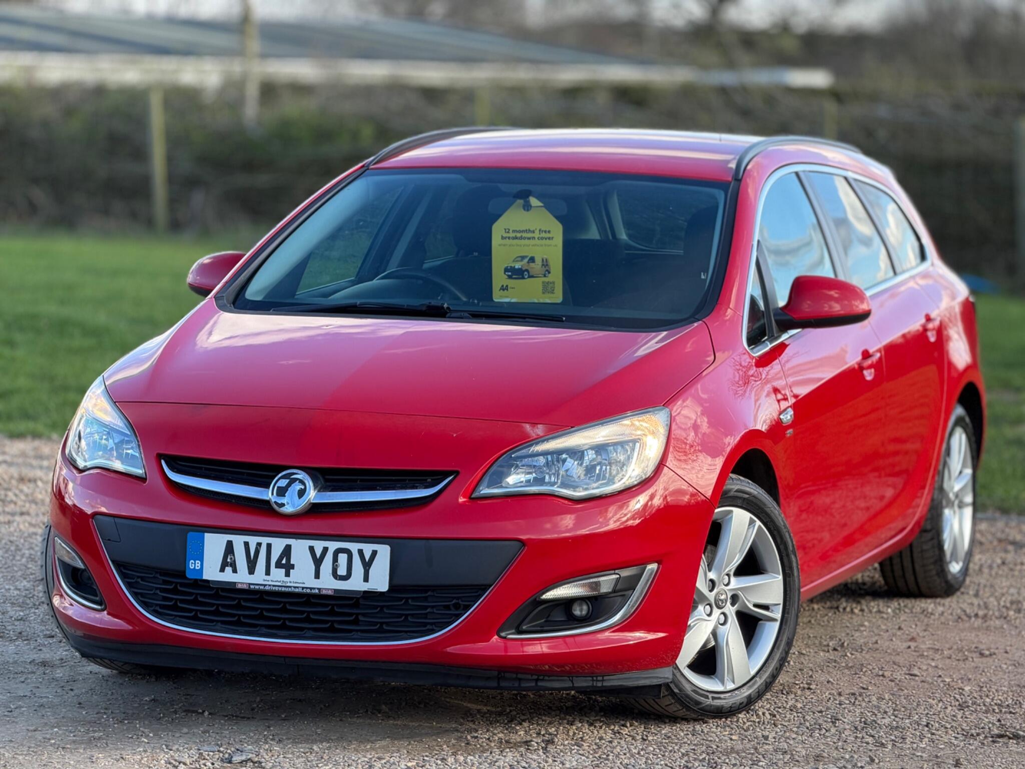 2014 Vauxhall Astra 1.6 16V SRi Sports Tourer Euro 5 5dr image 2