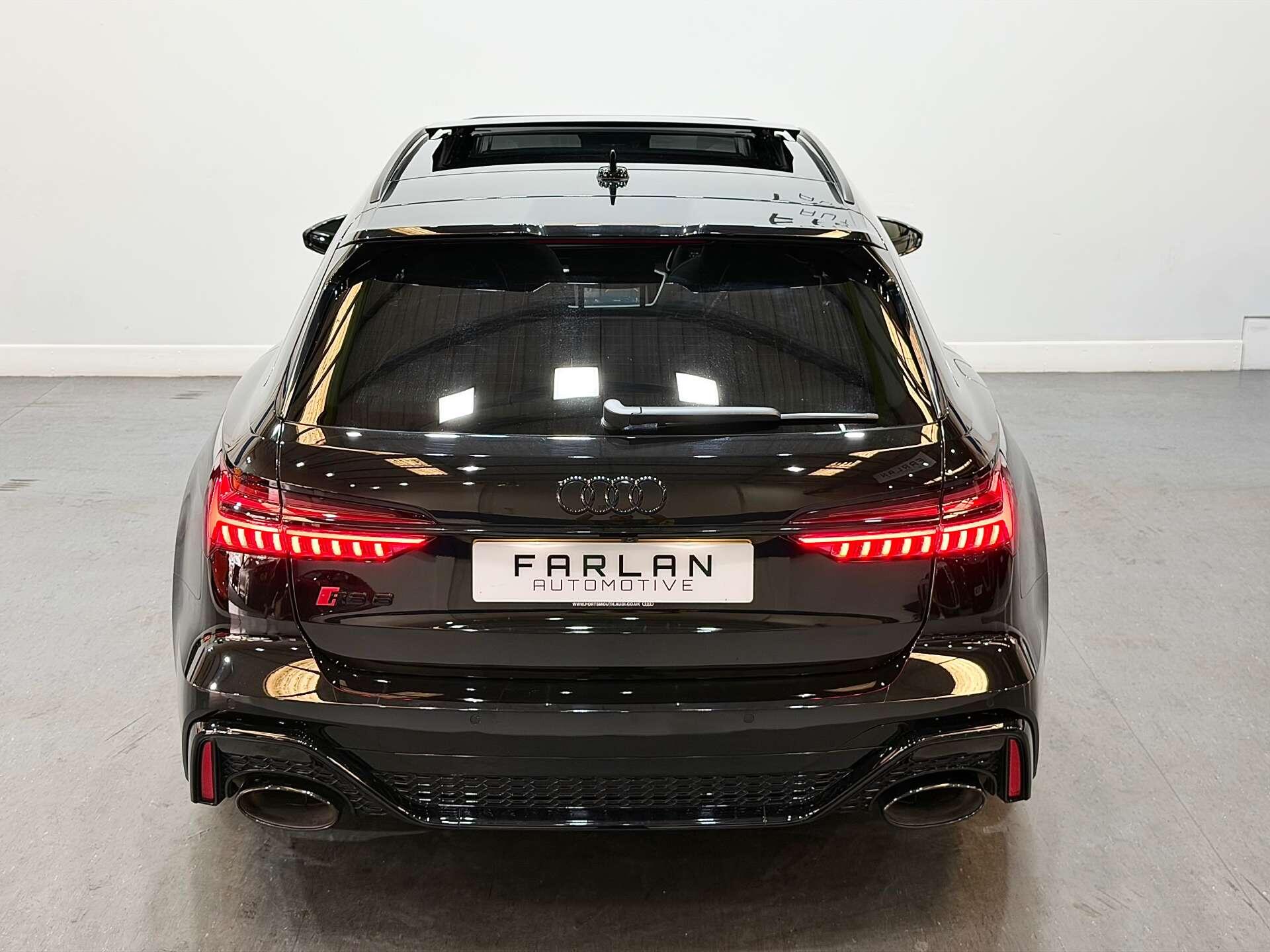 Audi RS6 view 22