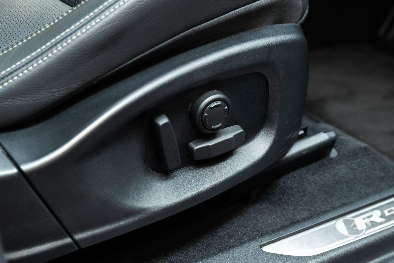 Jaguar E-Pace view 44