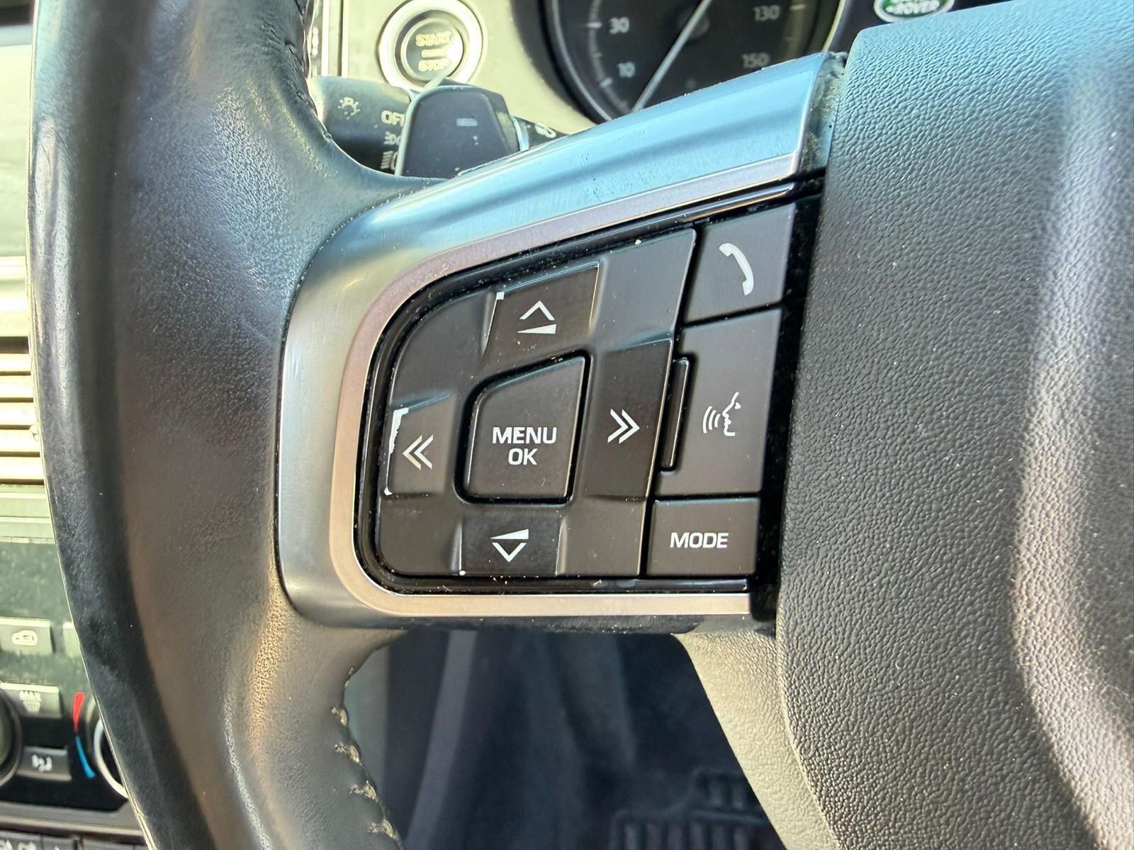 Land Rover Discovery Sport view 20