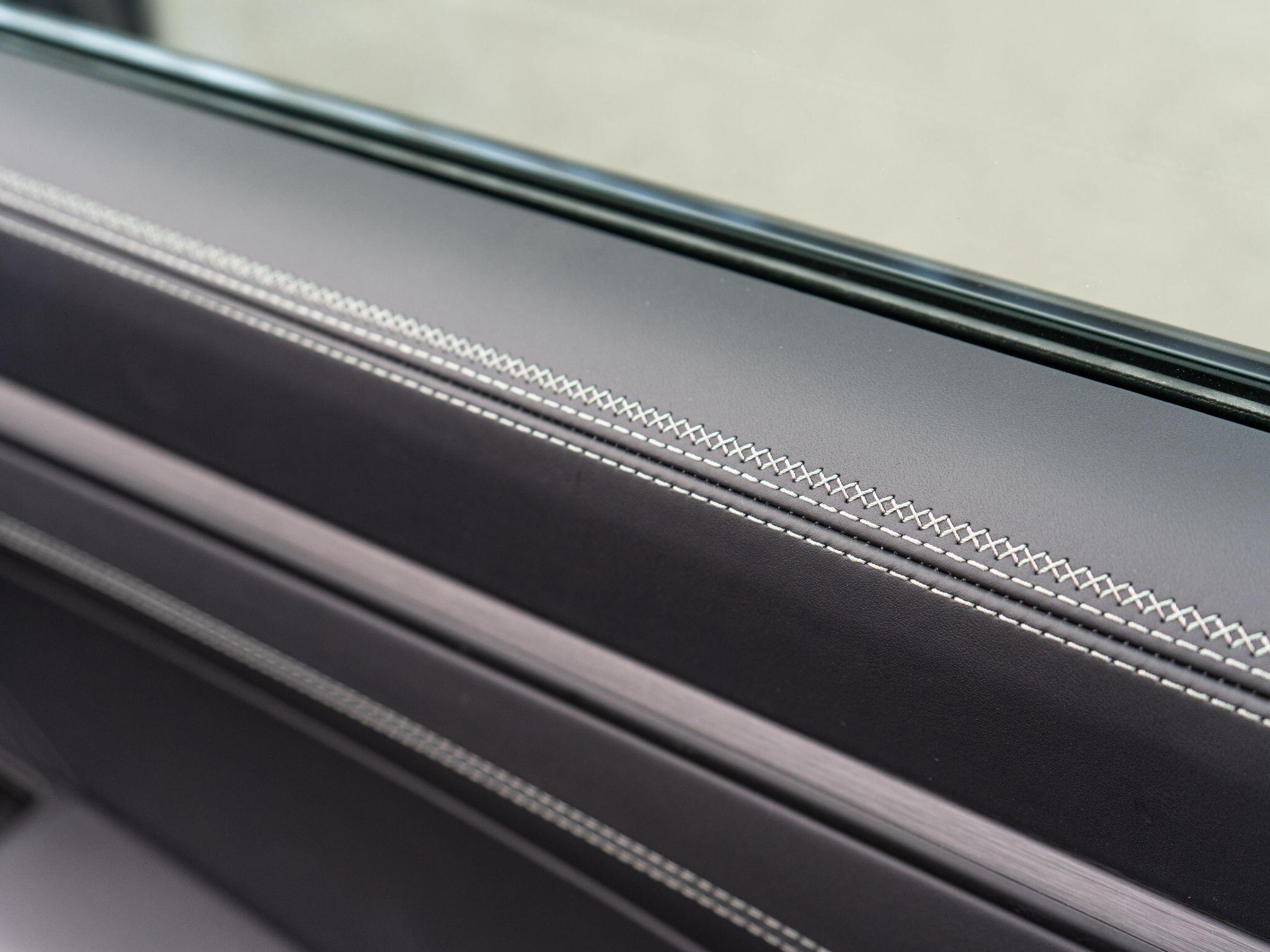 Porsche 911 view 38