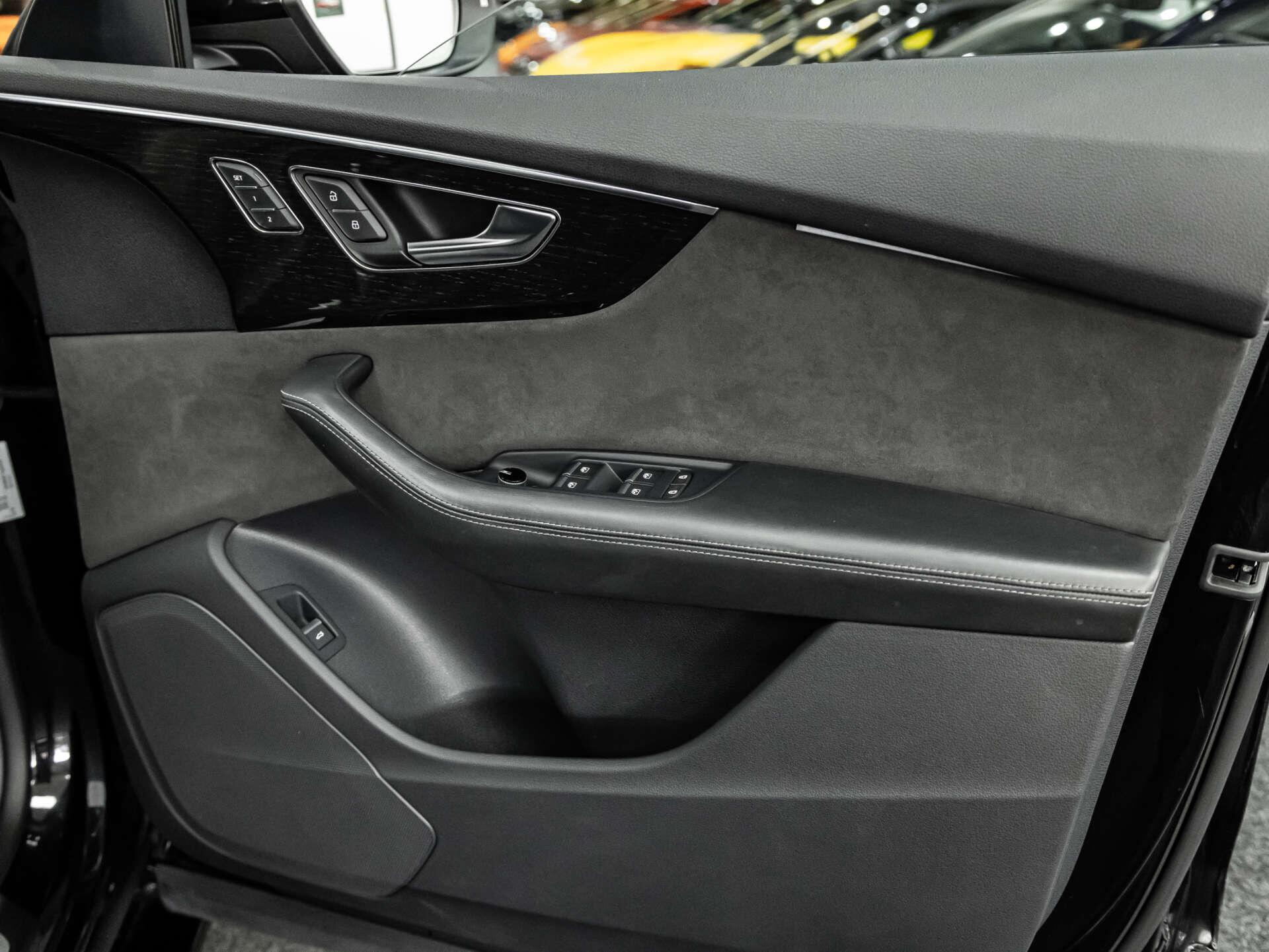 Audi SQ8 view 67