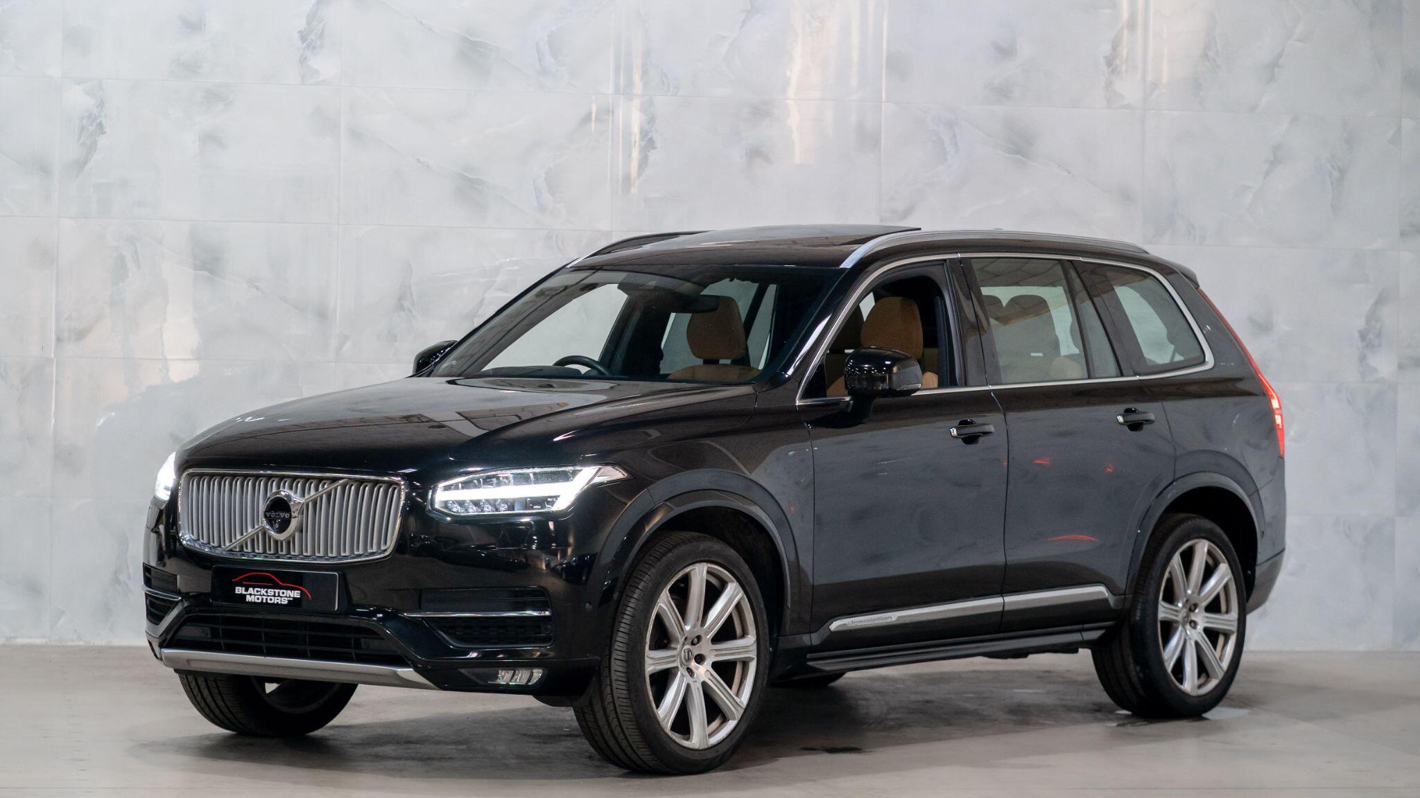 Volvo XC90 view 5