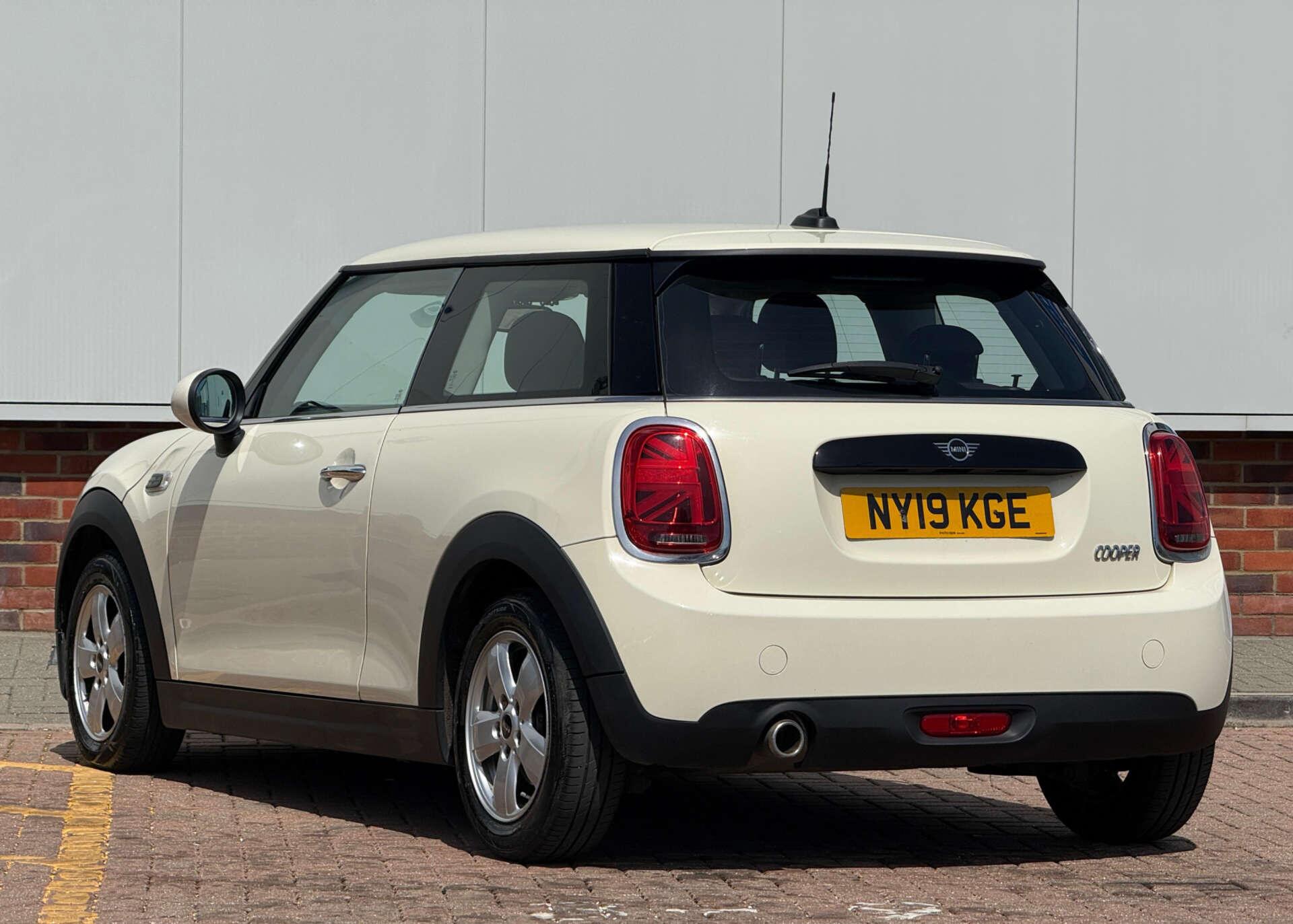 Mini Cooper view 4